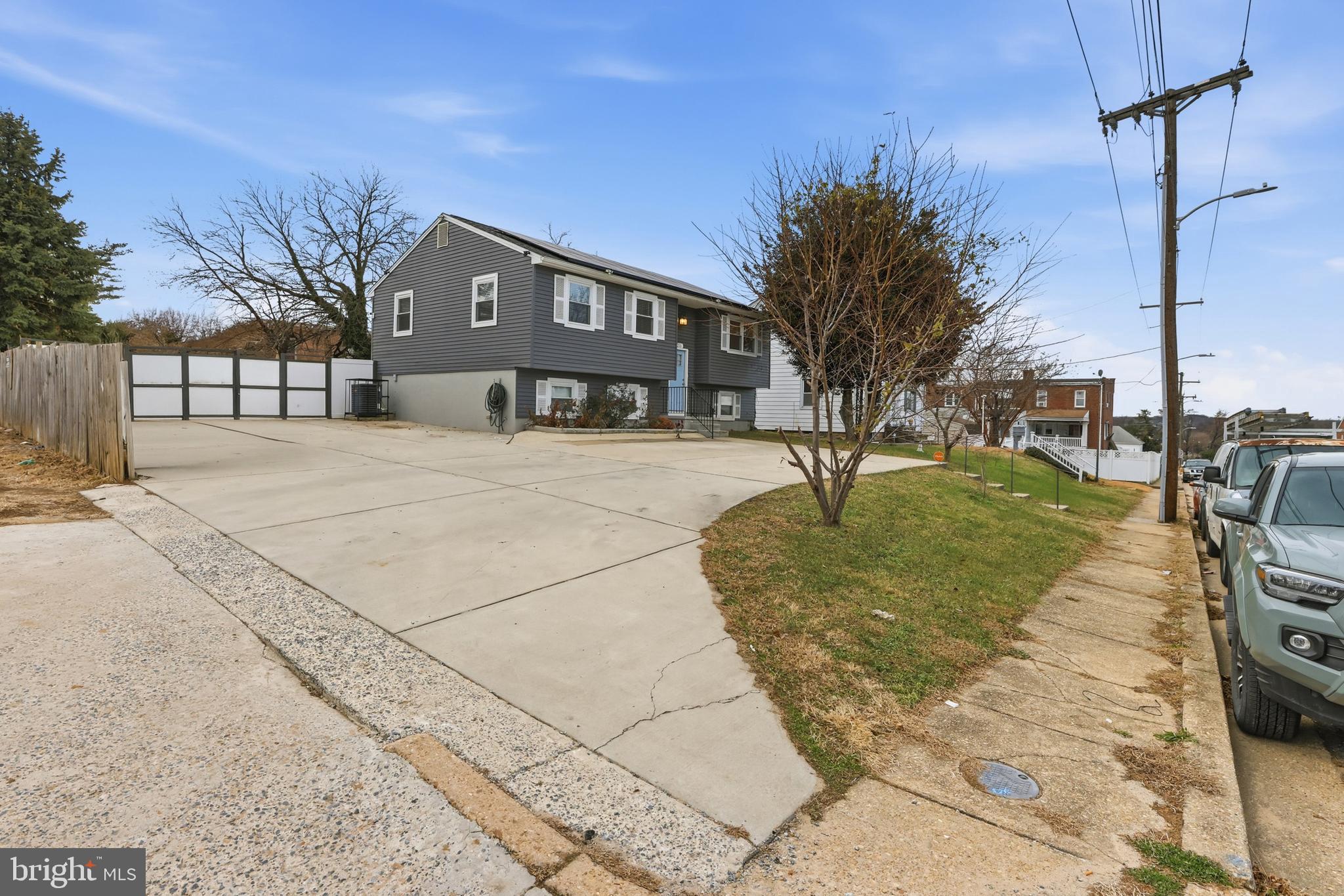 211 JACK STREET