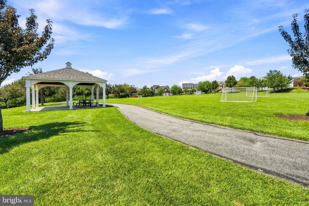 1809 KINGS FOREST TRAIL