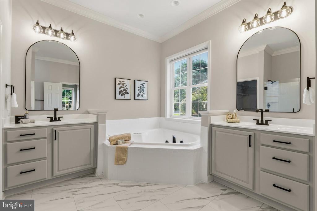 1809 KINGS FOREST TRAIL