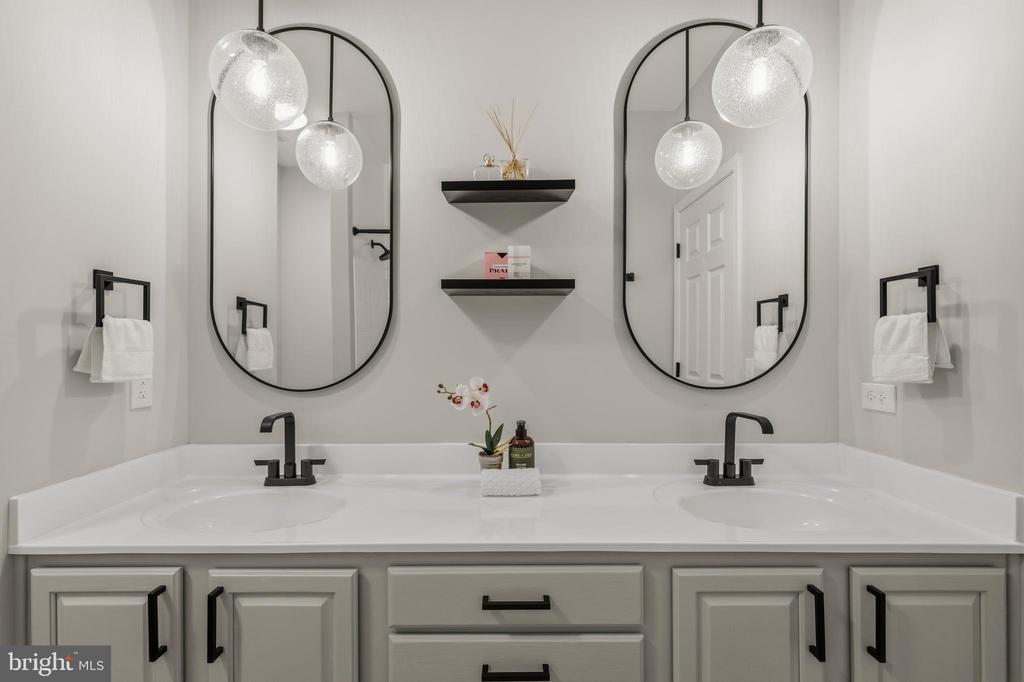 1809 KINGS FOREST TRAIL