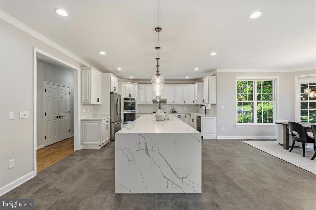 1809 KINGS FOREST TRAIL