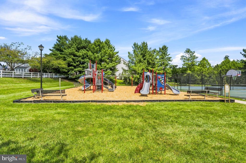 1809 KINGS FOREST TRAIL
