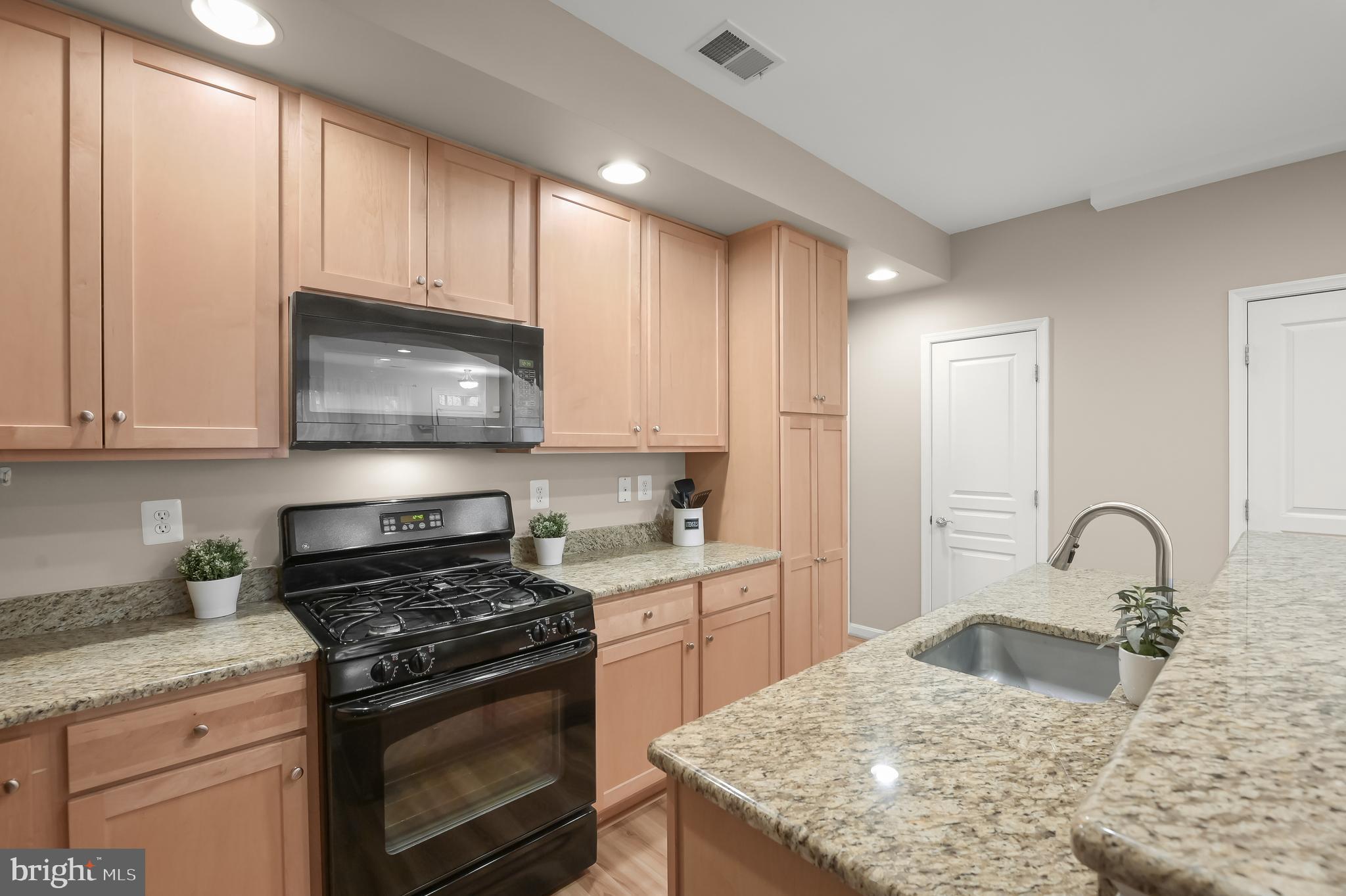 1788 POOLSIDE WAY A 21-A