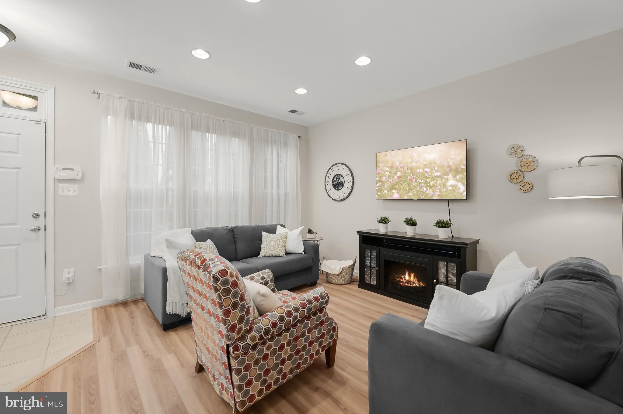 1788 POOLSIDE WAY A 21-A