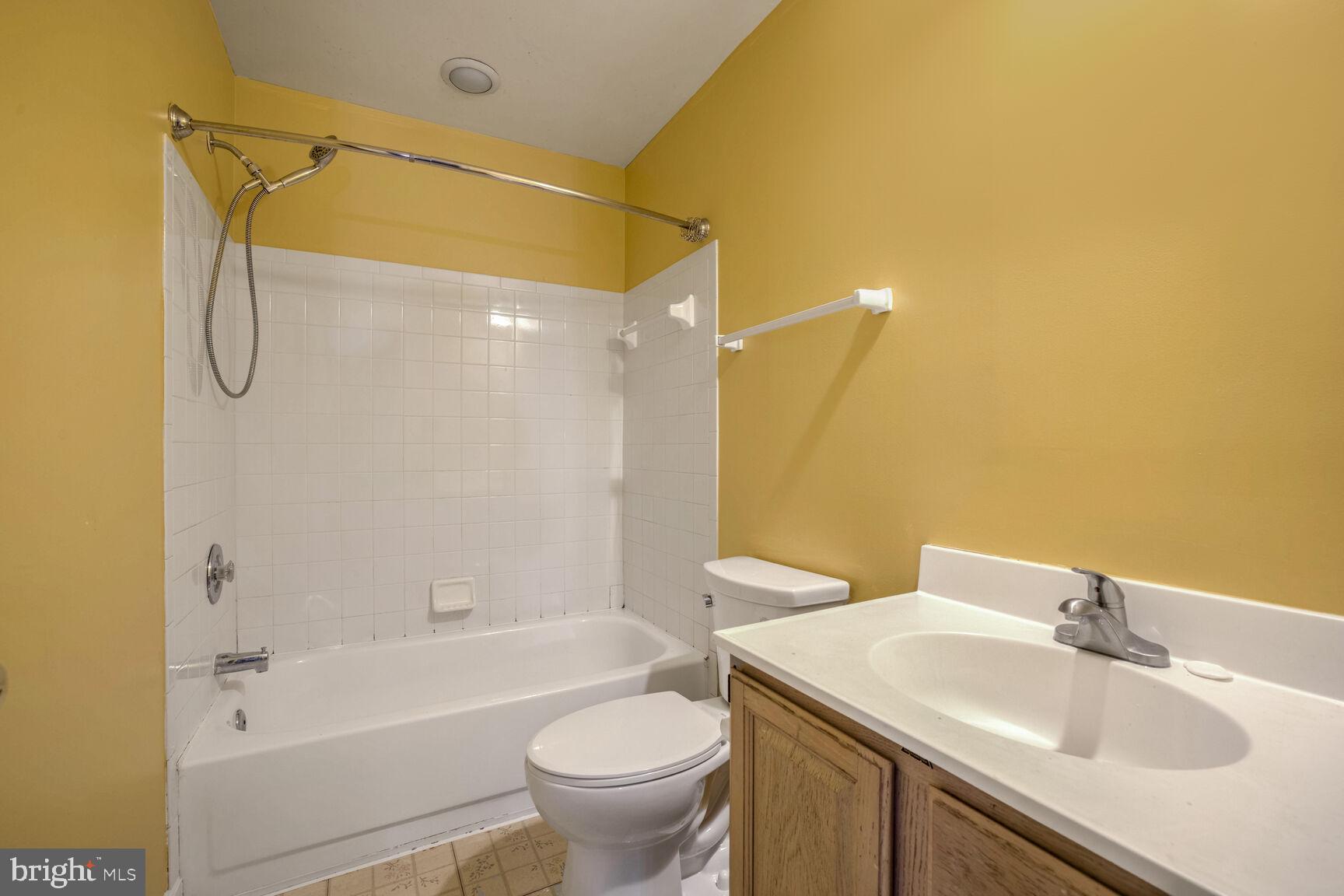 5557 RIVENDELL PLACE
