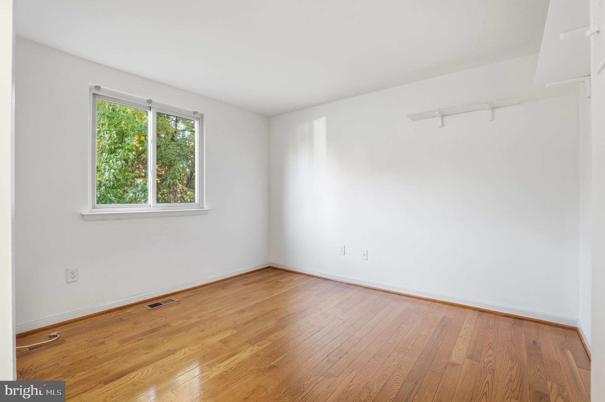 1816 ROCKY GLEN DRIVE