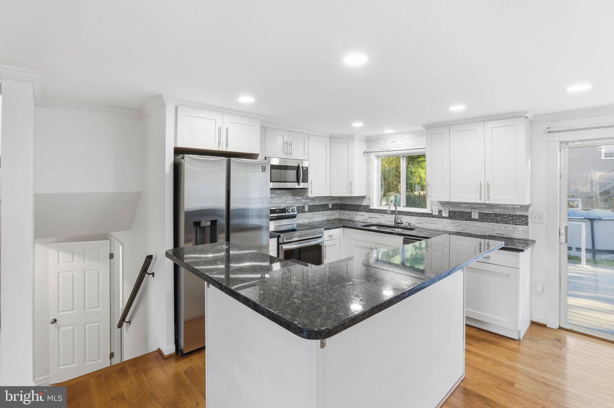 1816 ROCKY GLEN DRIVE