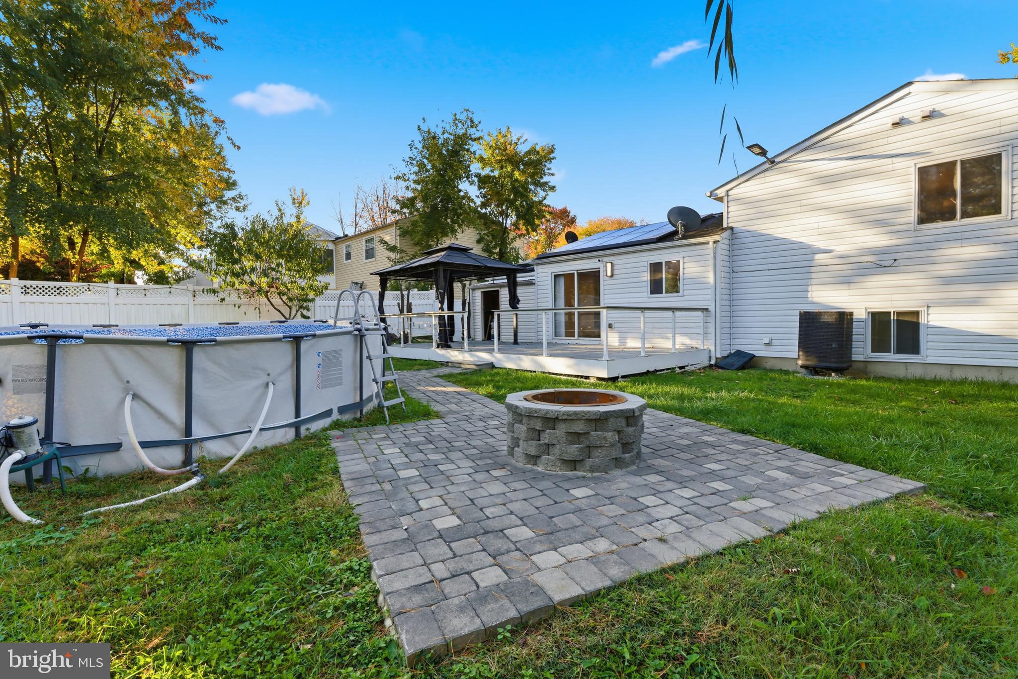 1816 ROCKY GLEN DRIVE