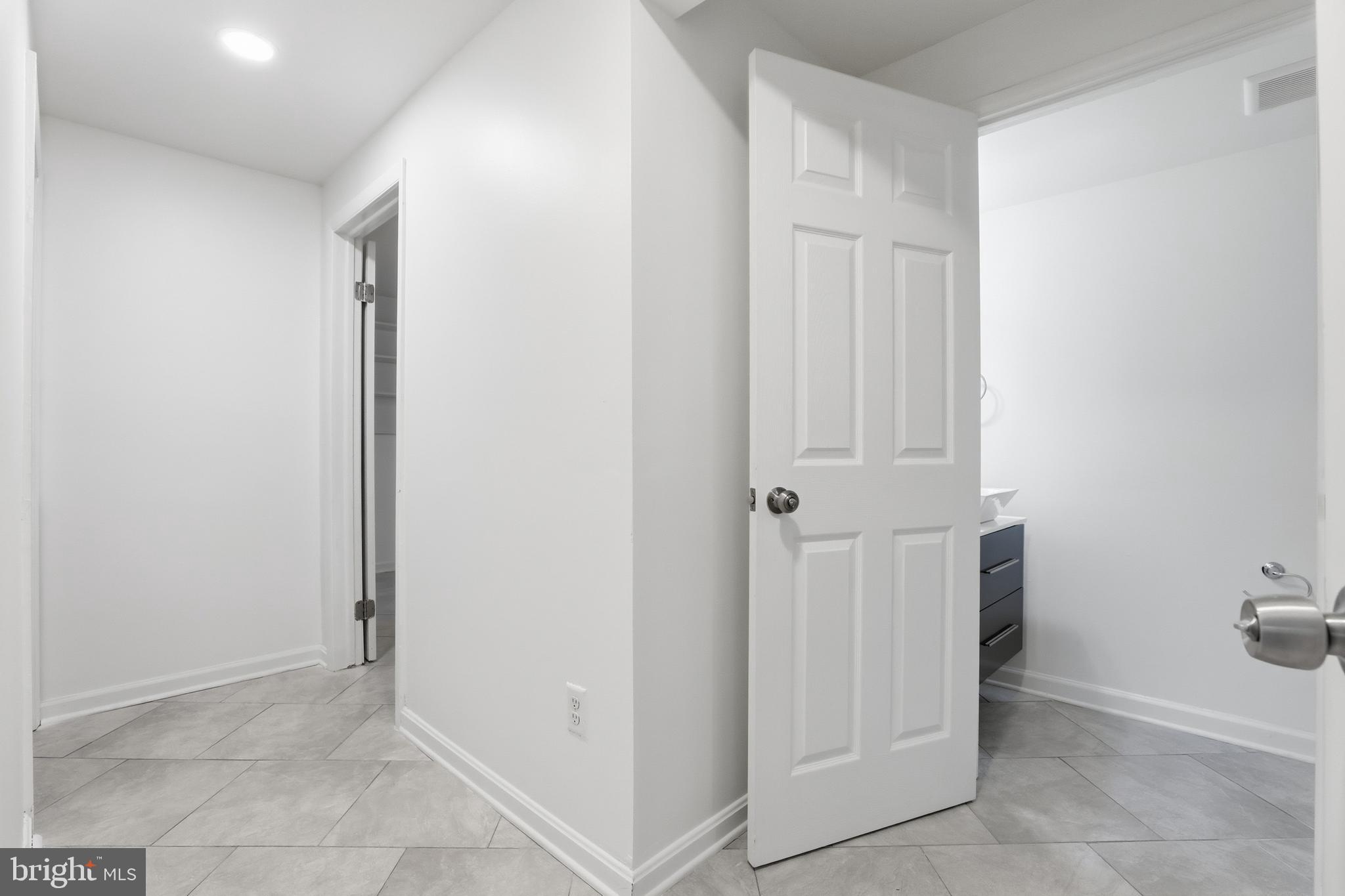 1816 ROCKY GLEN DRIVE