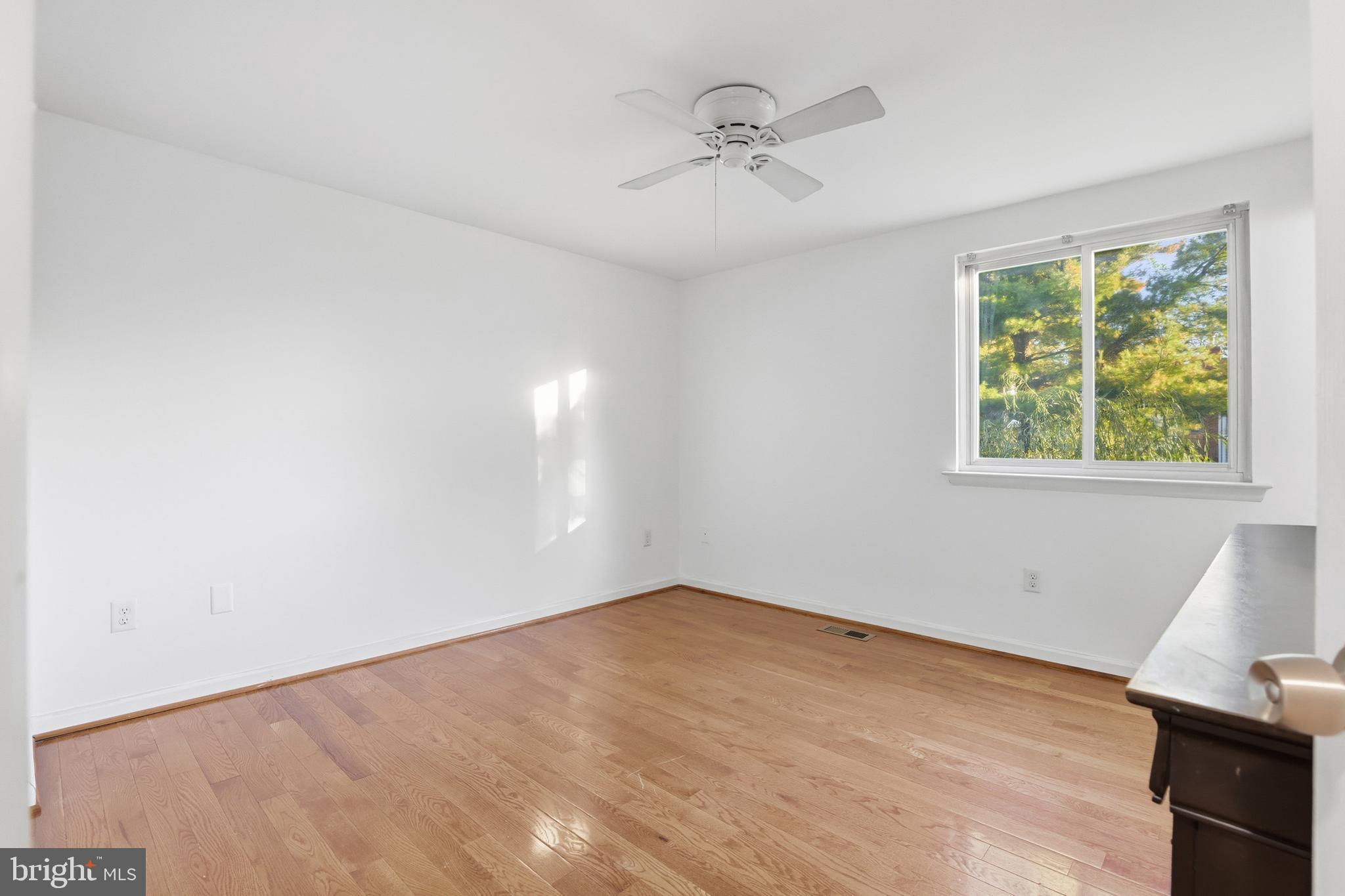 1816 ROCKY GLEN DRIVE