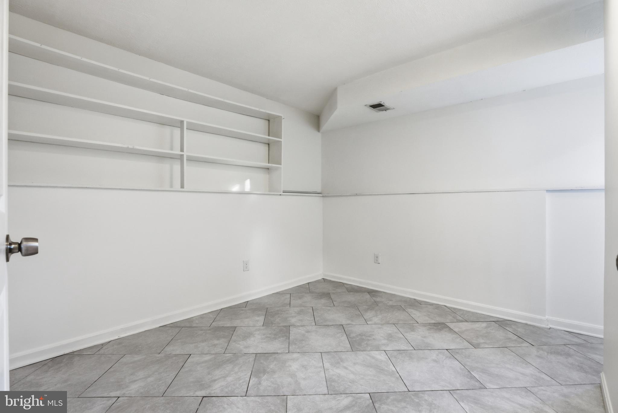 1816 ROCKY GLEN DRIVE