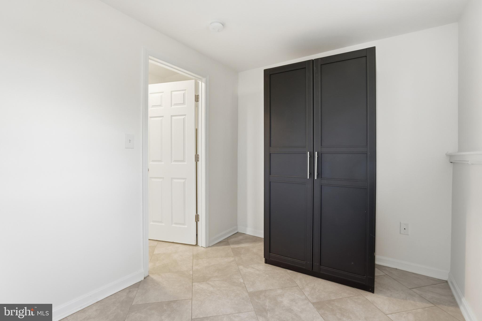 1816 ROCKY GLEN DRIVE