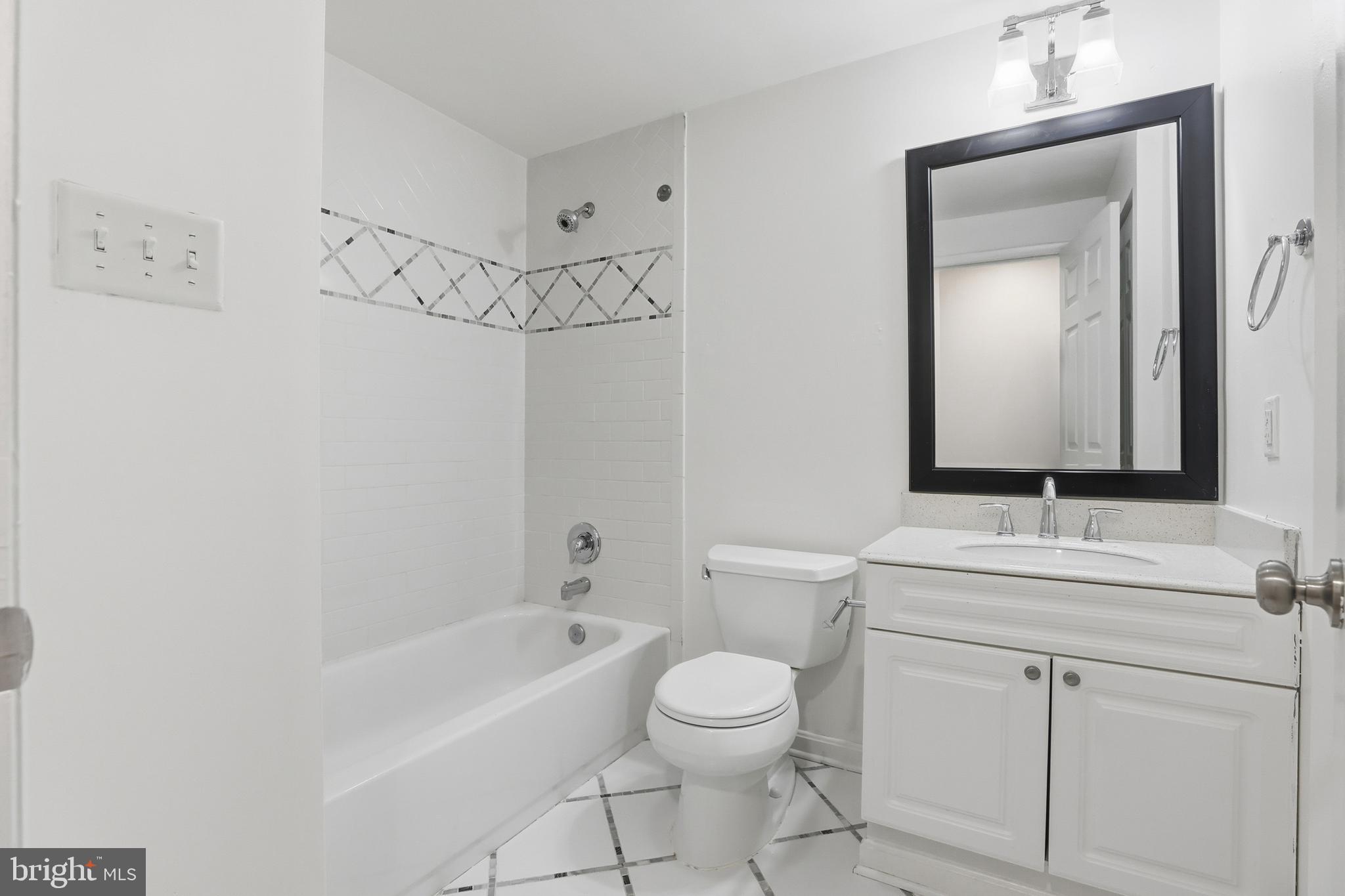 1816 ROCKY GLEN DRIVE