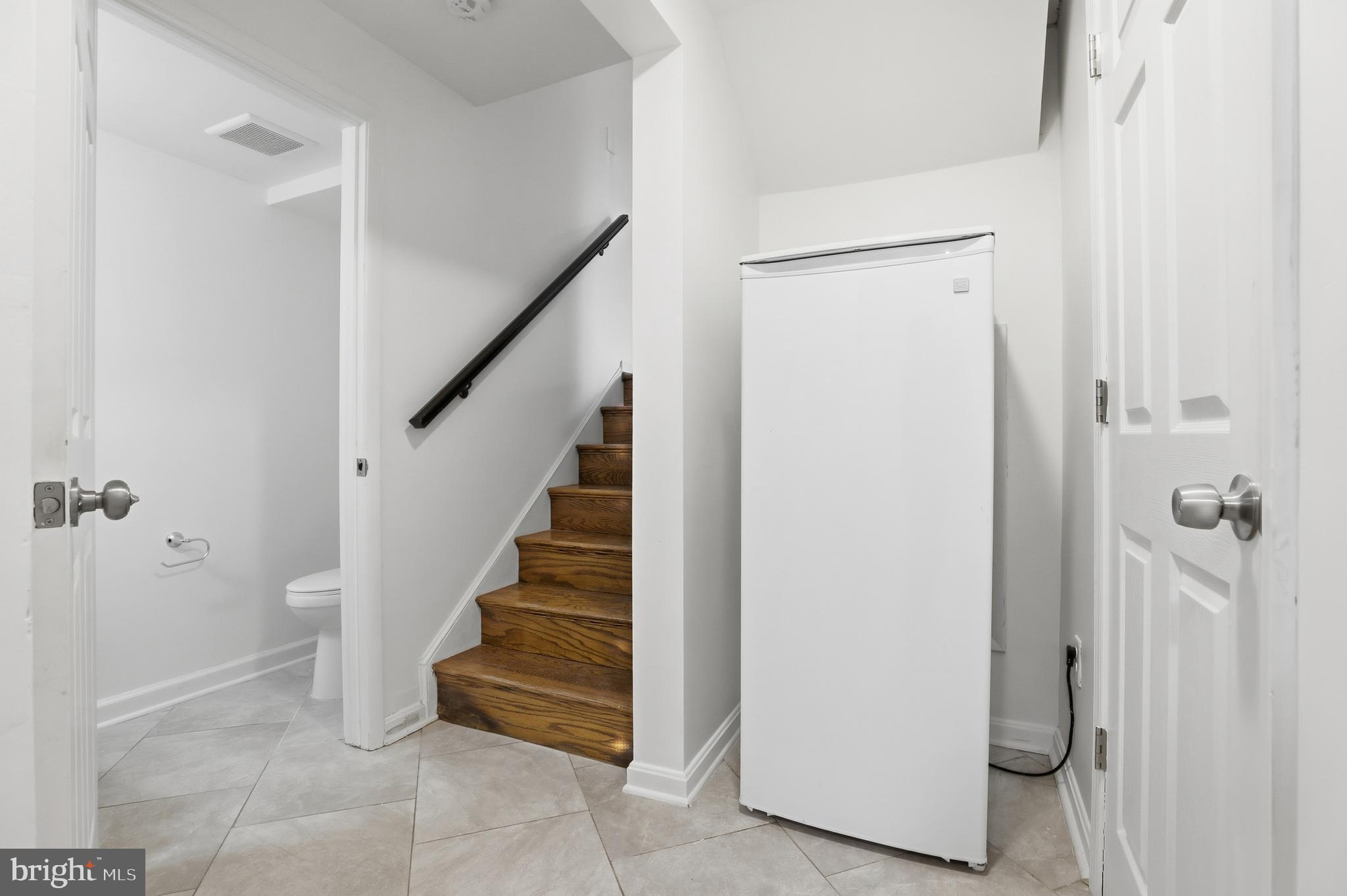 1816 ROCKY GLEN DRIVE