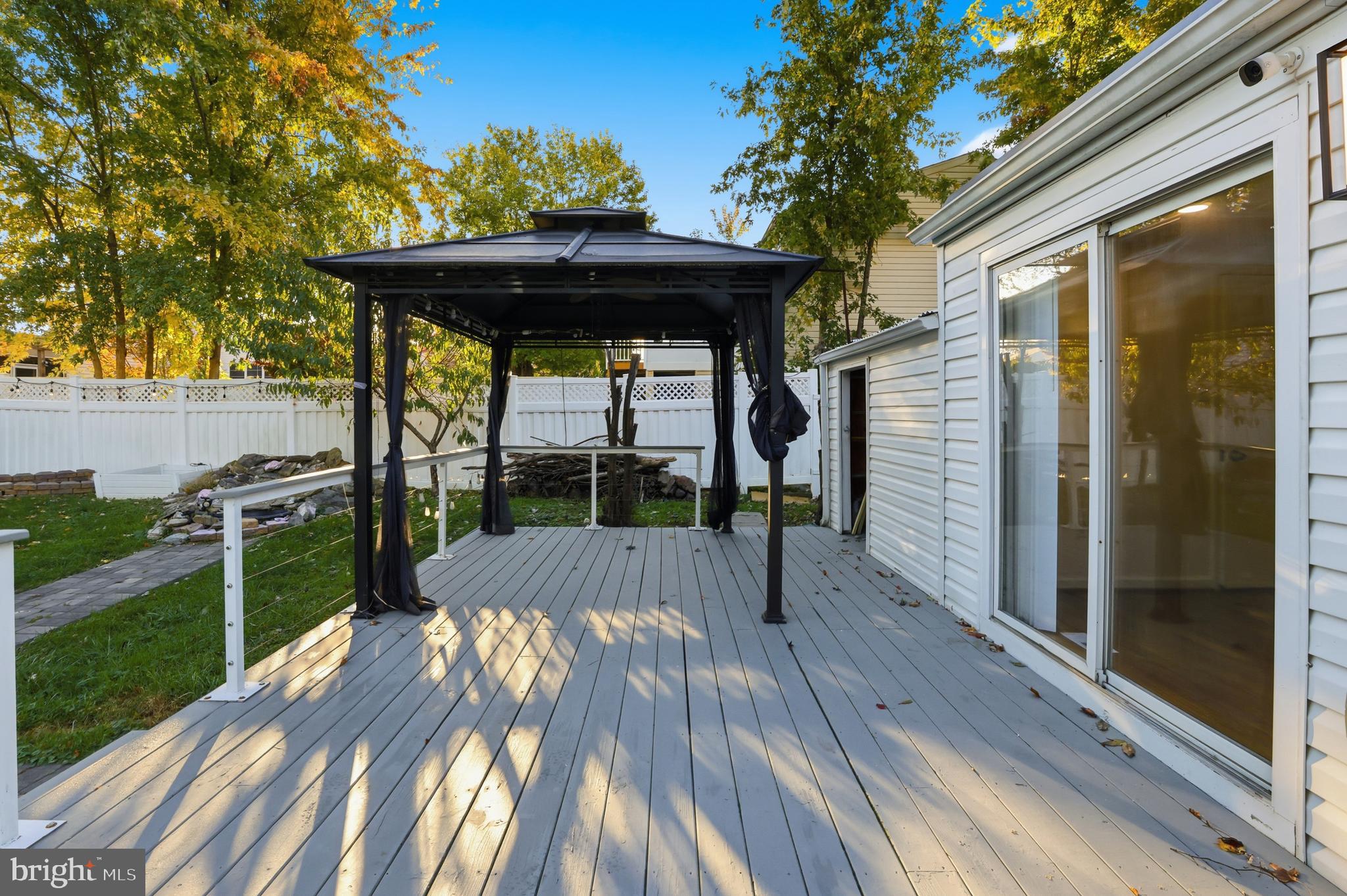 1816 ROCKY GLEN DRIVE