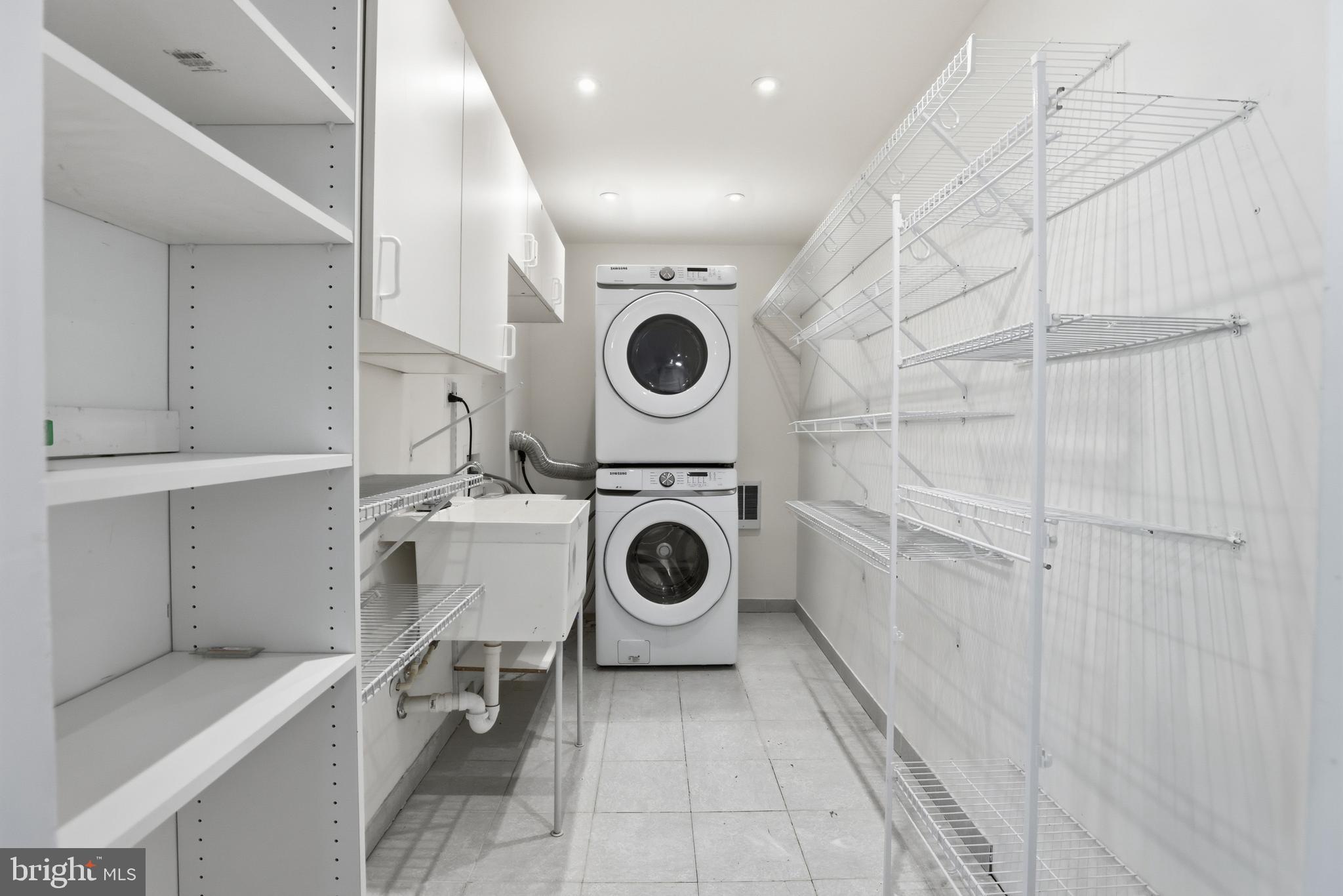 1816 ROCKY GLEN DRIVE