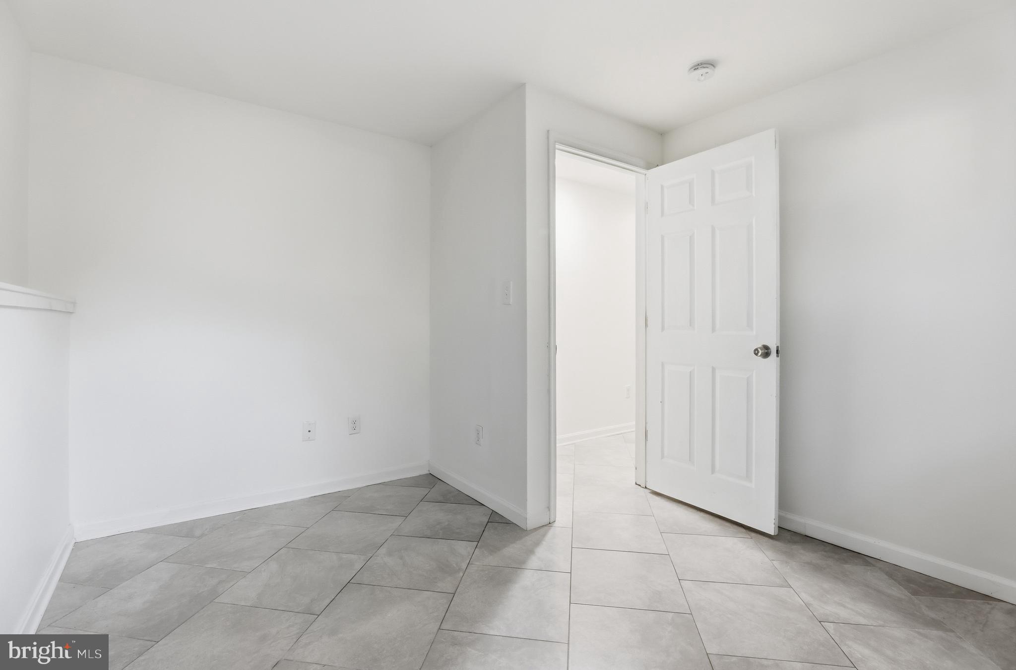 1816 ROCKY GLEN DRIVE