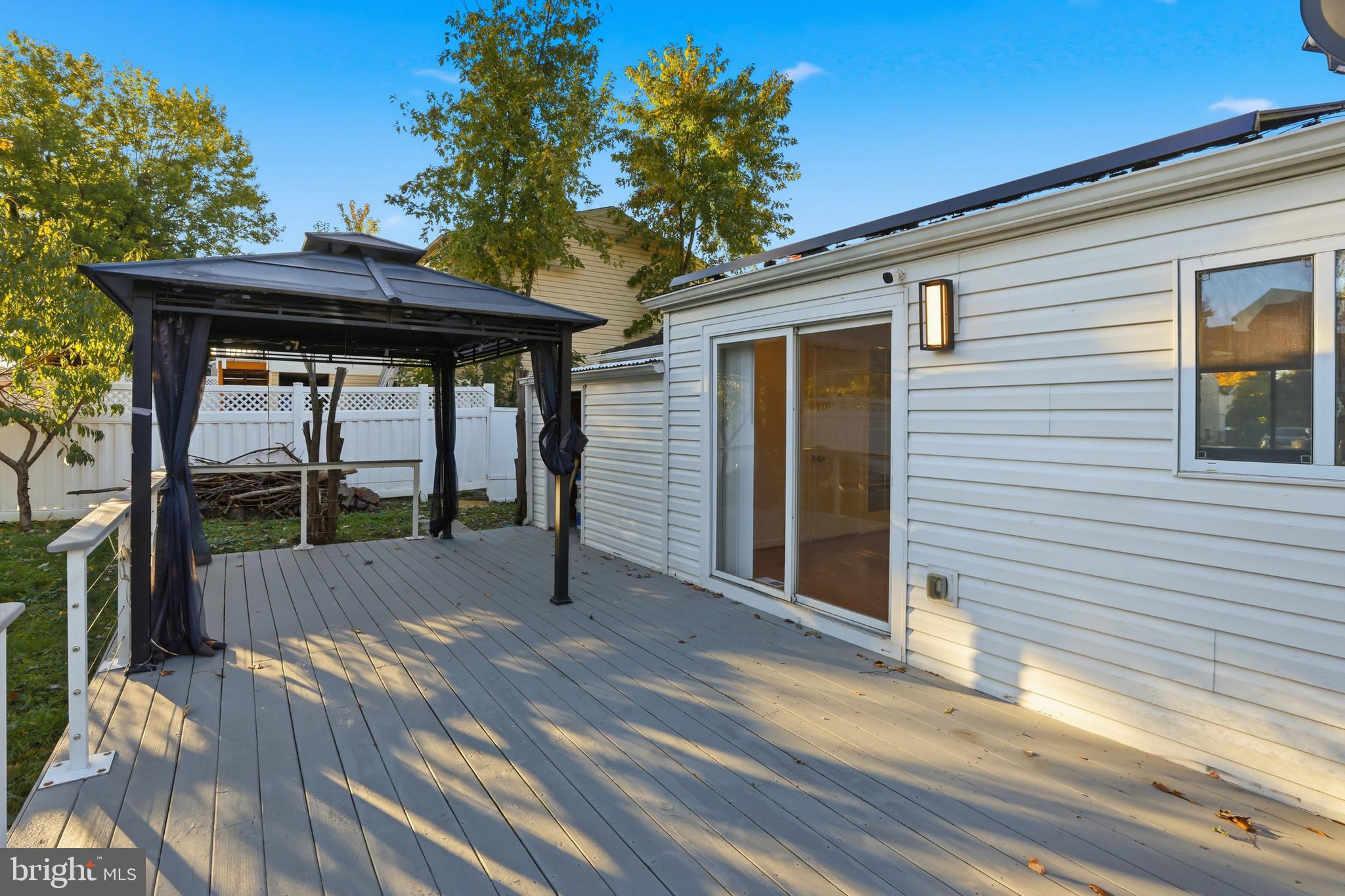 1816 ROCKY GLEN DRIVE