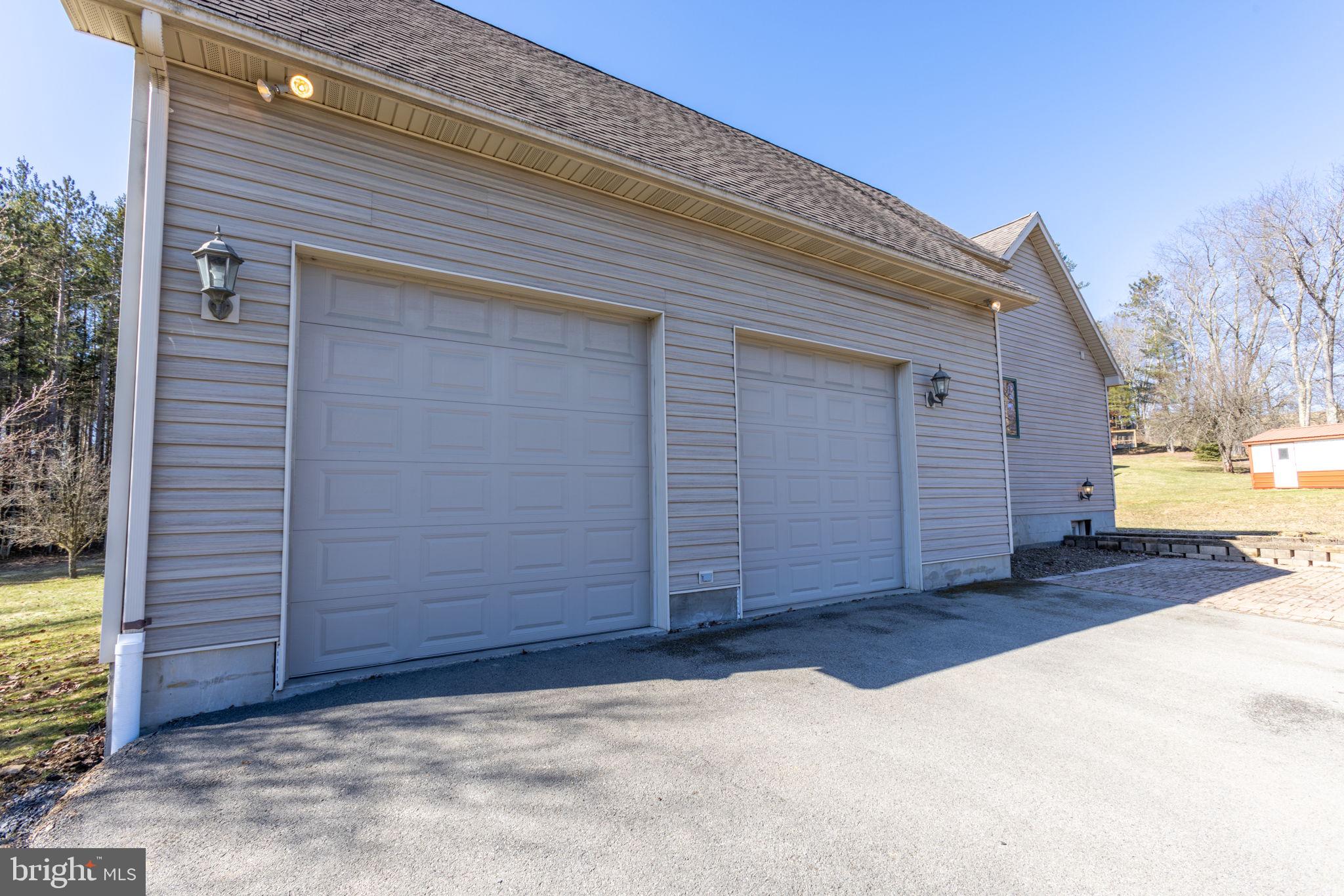 1012 HEMLOCK CIRCLE