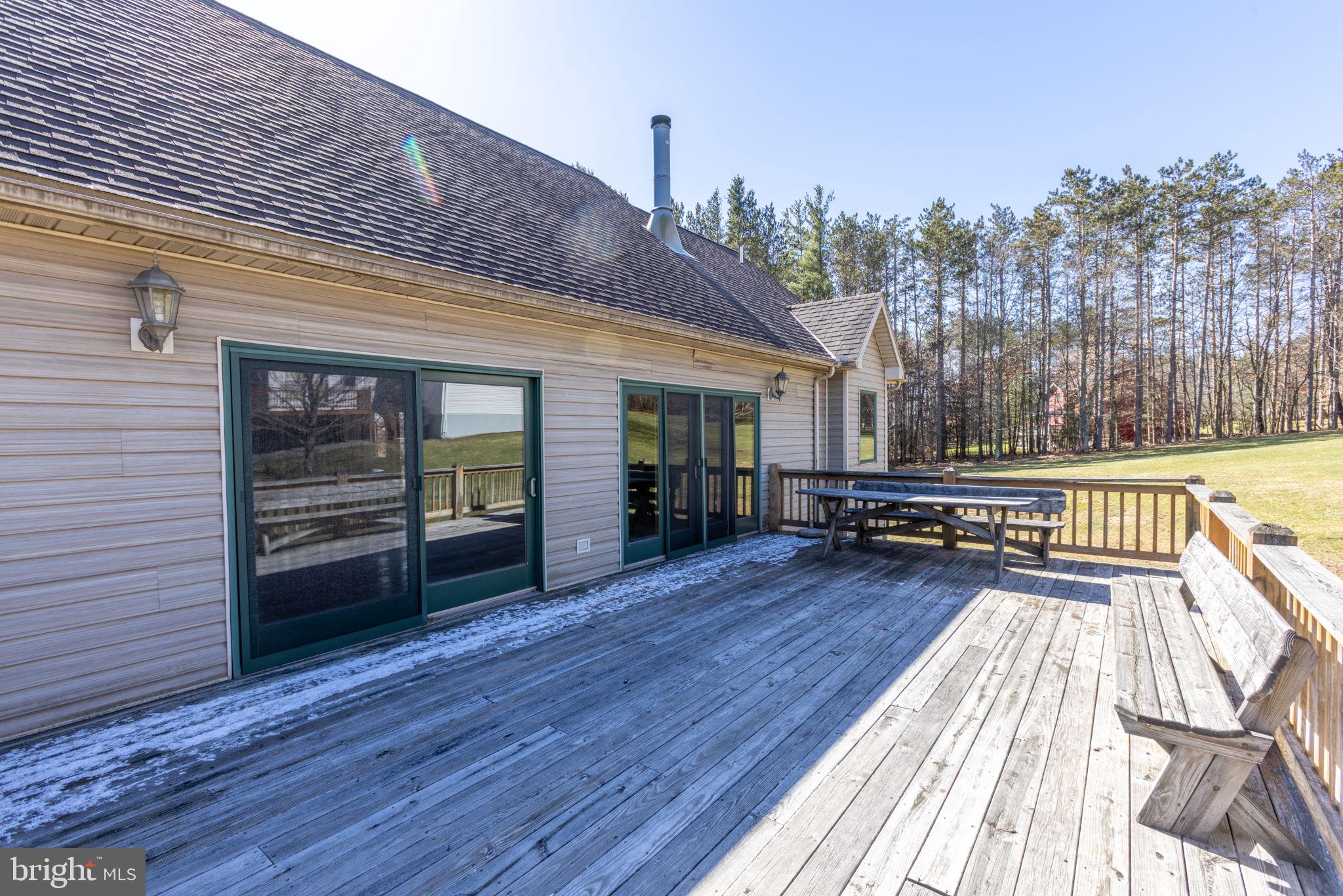 1012 HEMLOCK CIRCLE
