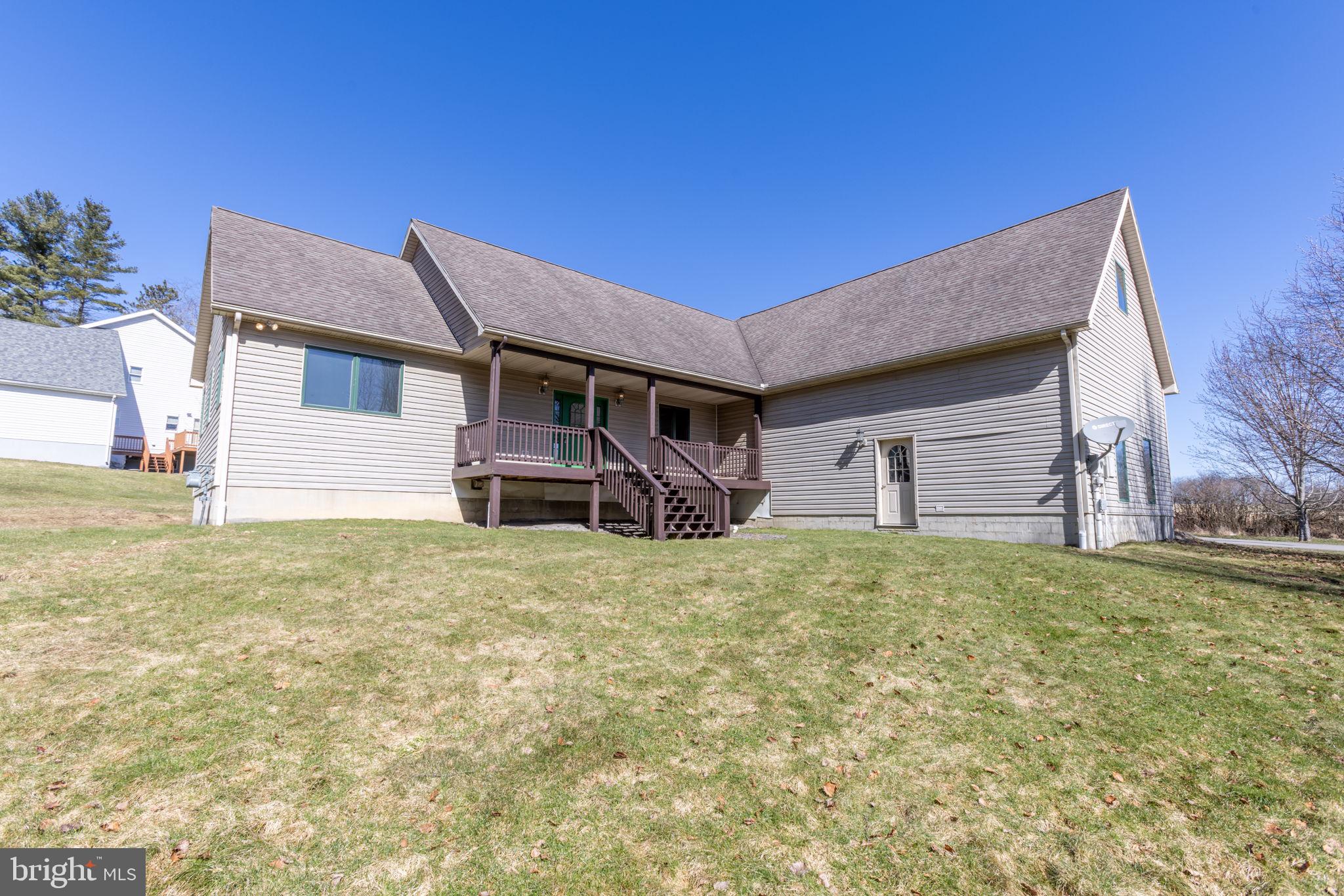 1012 HEMLOCK CIRCLE