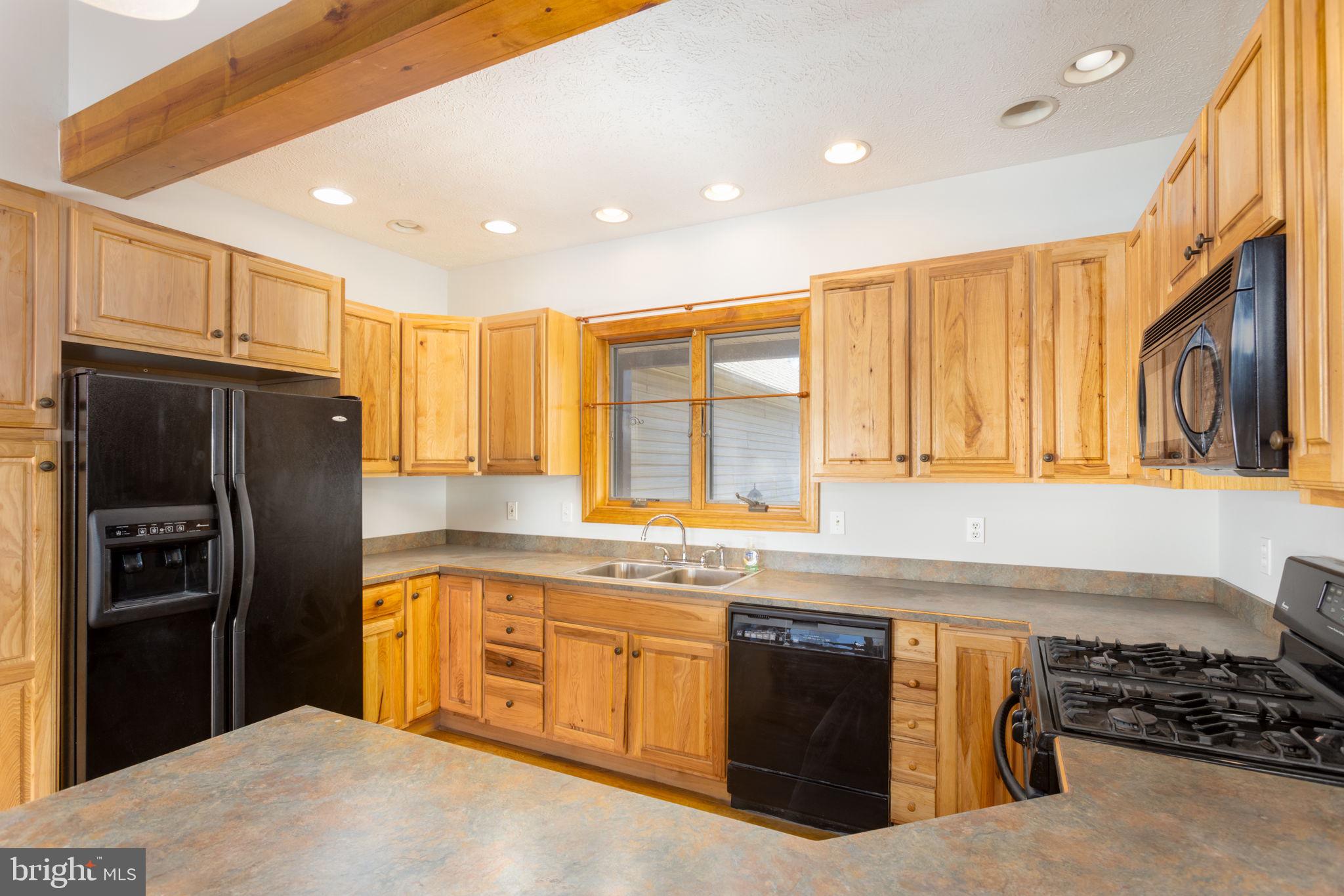1012 HEMLOCK CIRCLE
