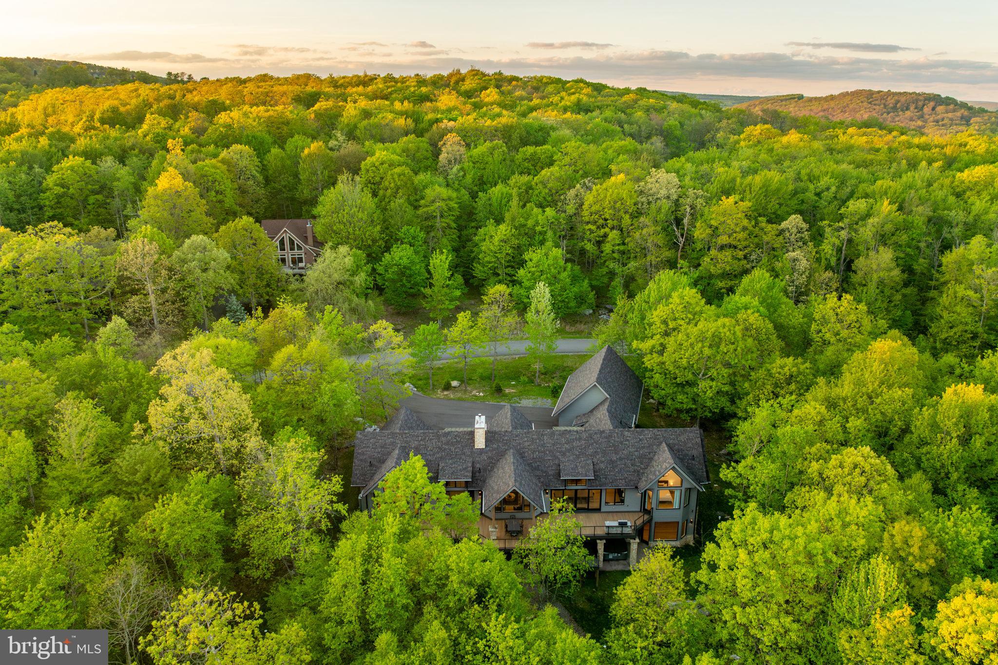 422 MOUNTAINTOP ROAD