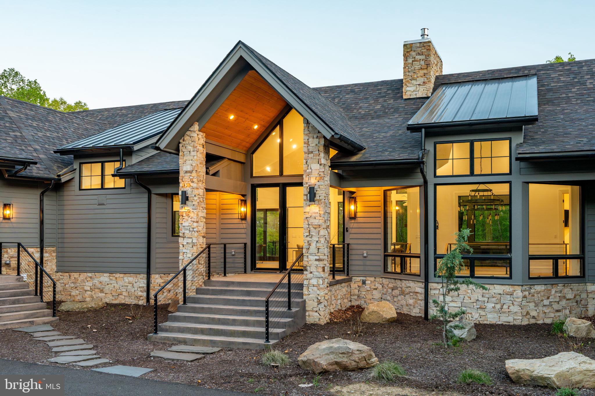 422 MOUNTAINTOP ROAD