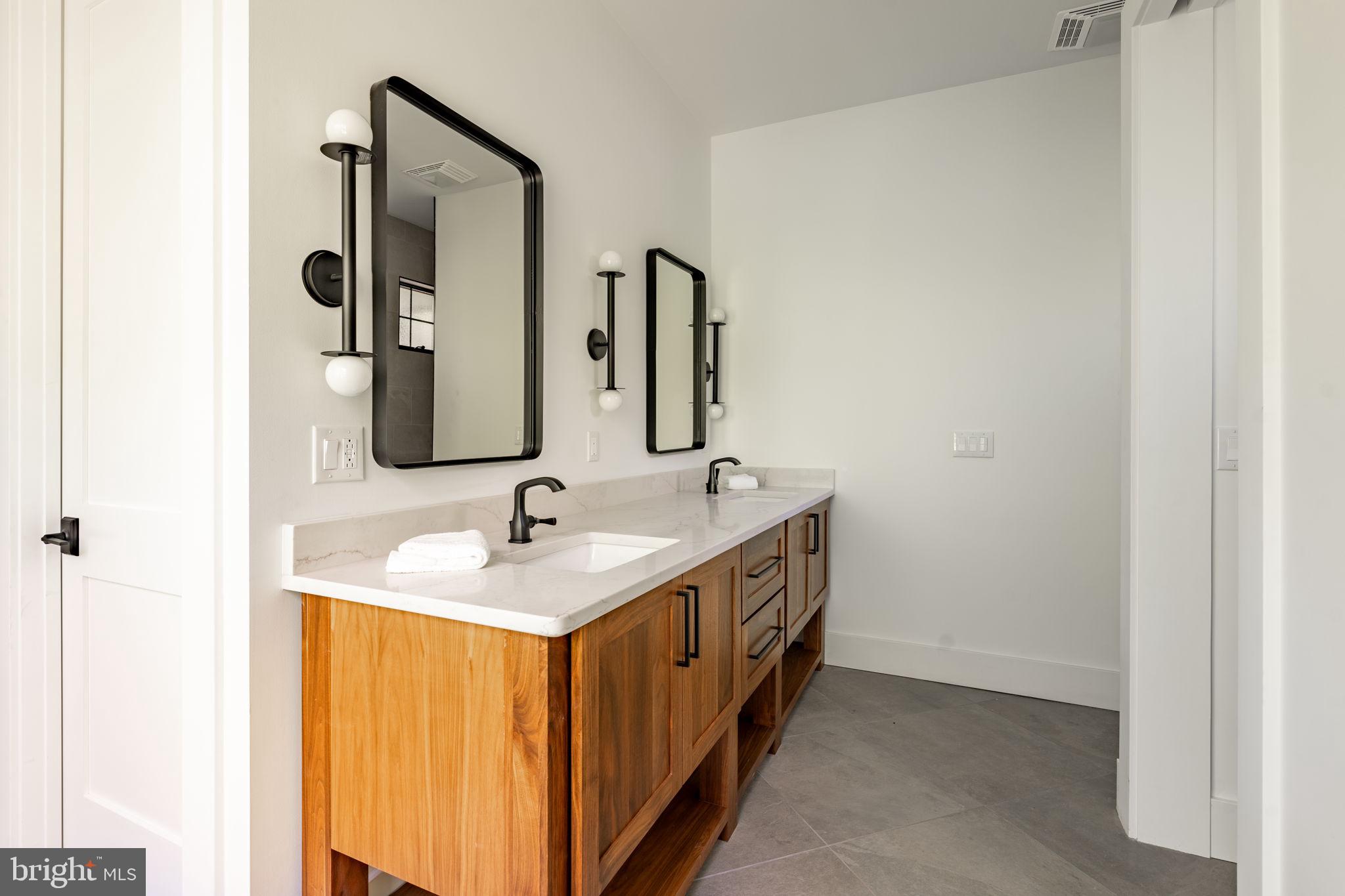 422 MOUNTAINTOP ROAD