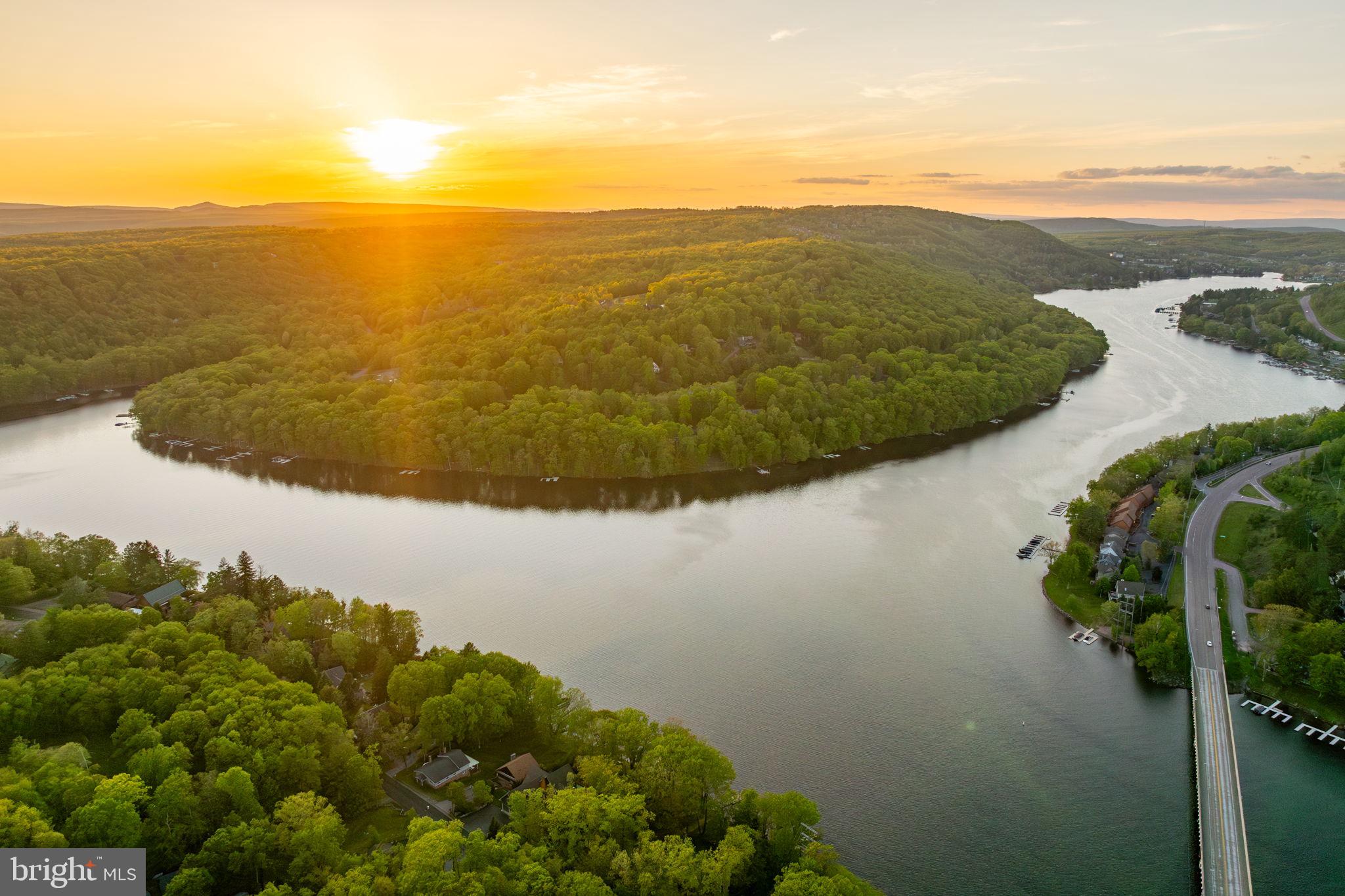 422 MOUNTAINTOP ROAD