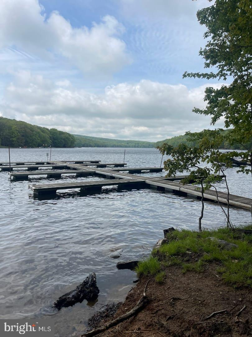 422 MOUNTAINTOP ROAD