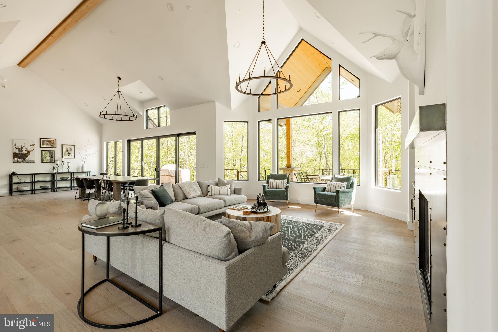 422 MOUNTAINTOP ROAD