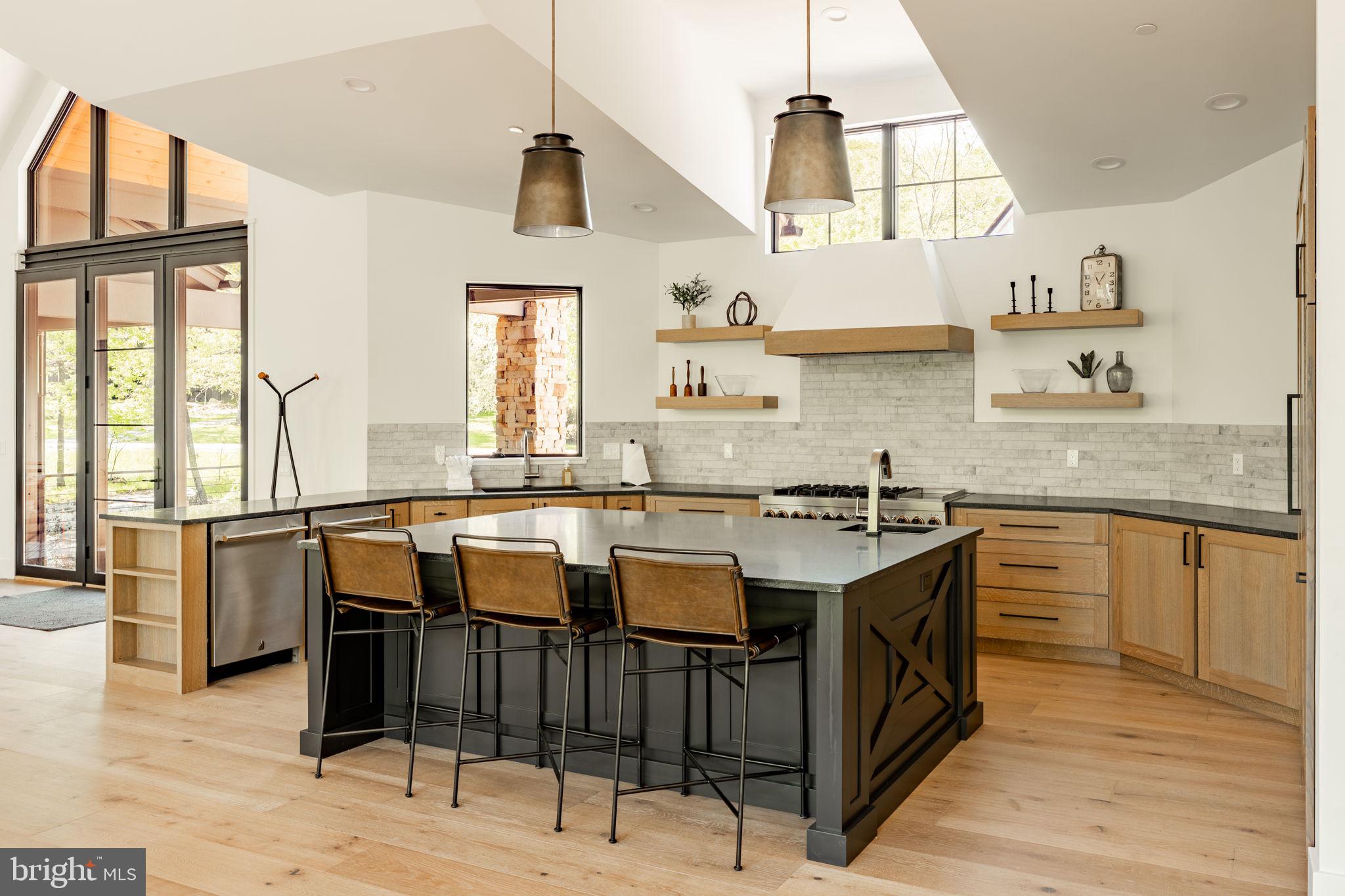 422 MOUNTAINTOP ROAD