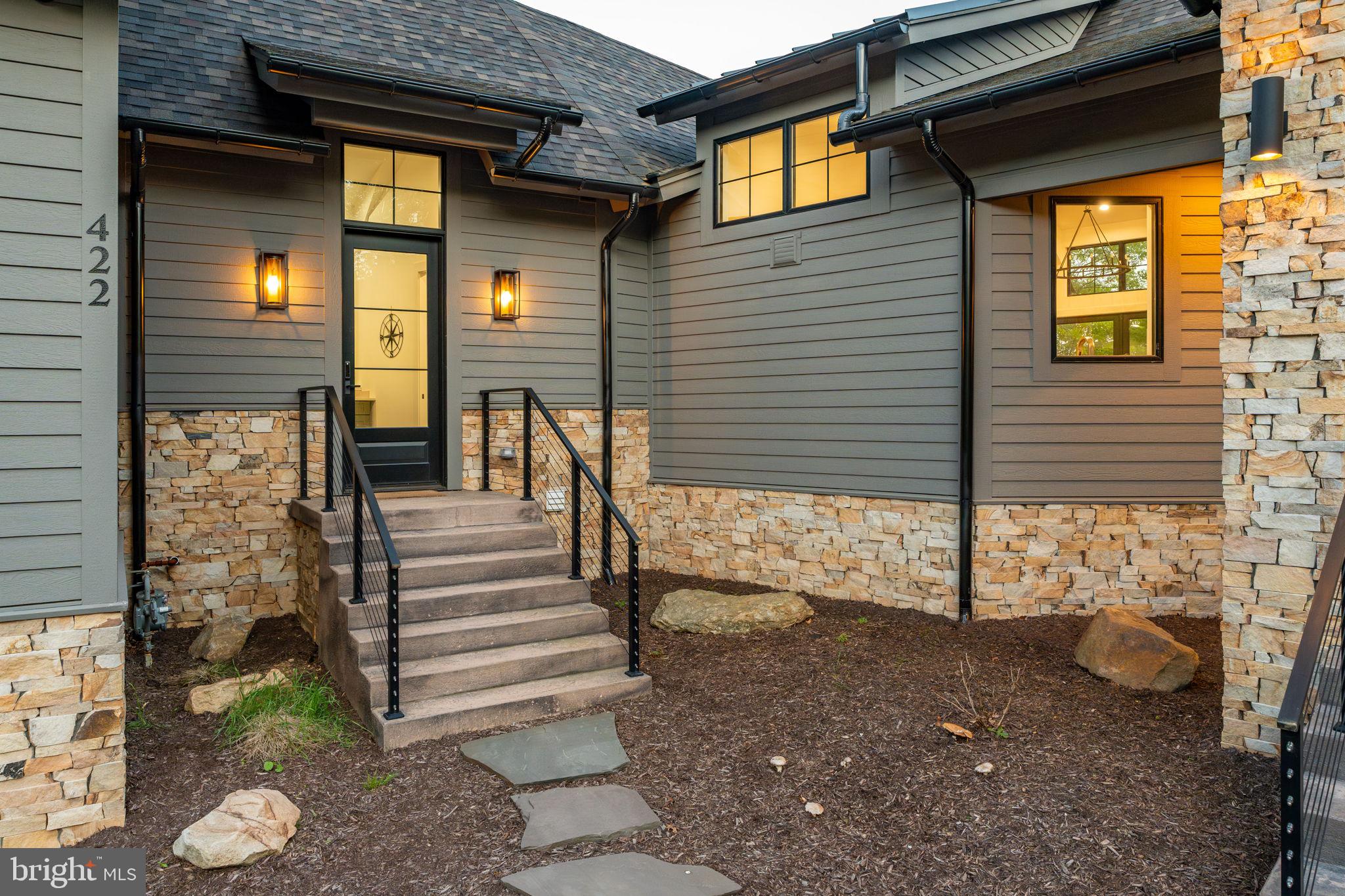 422 MOUNTAINTOP ROAD