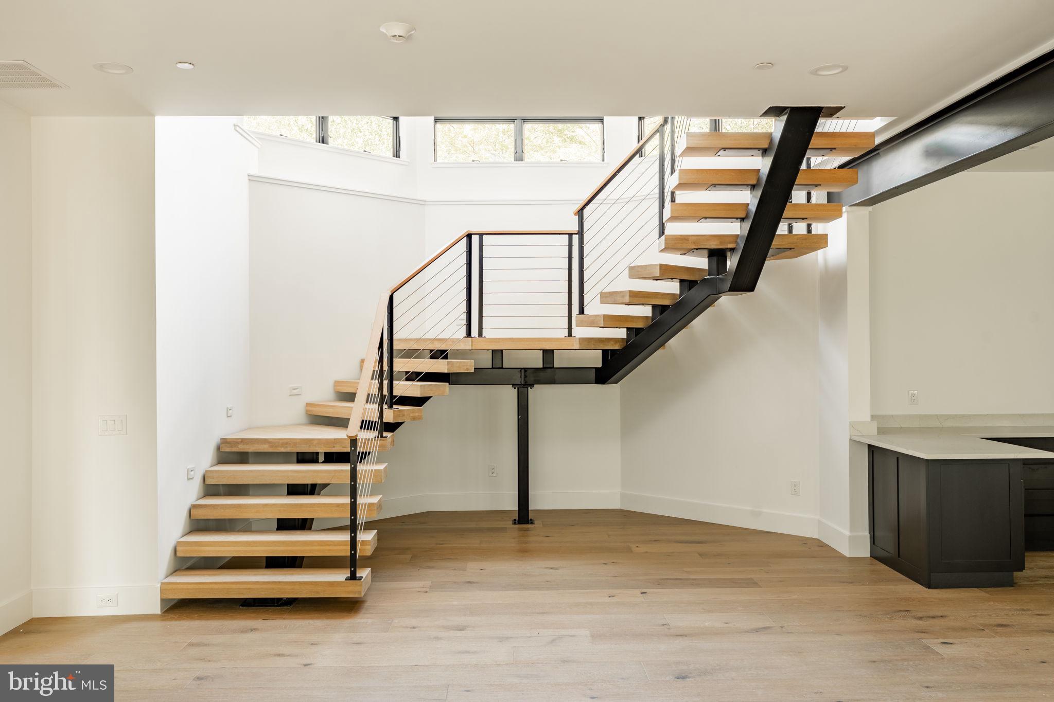 422 MOUNTAINTOP ROAD