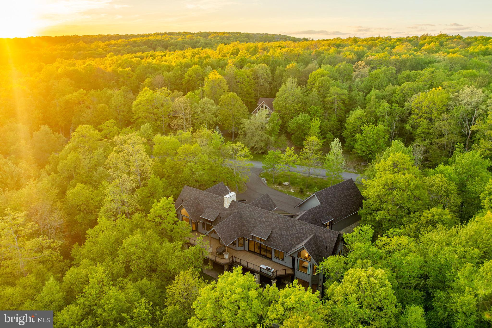 422 MOUNTAINTOP ROAD