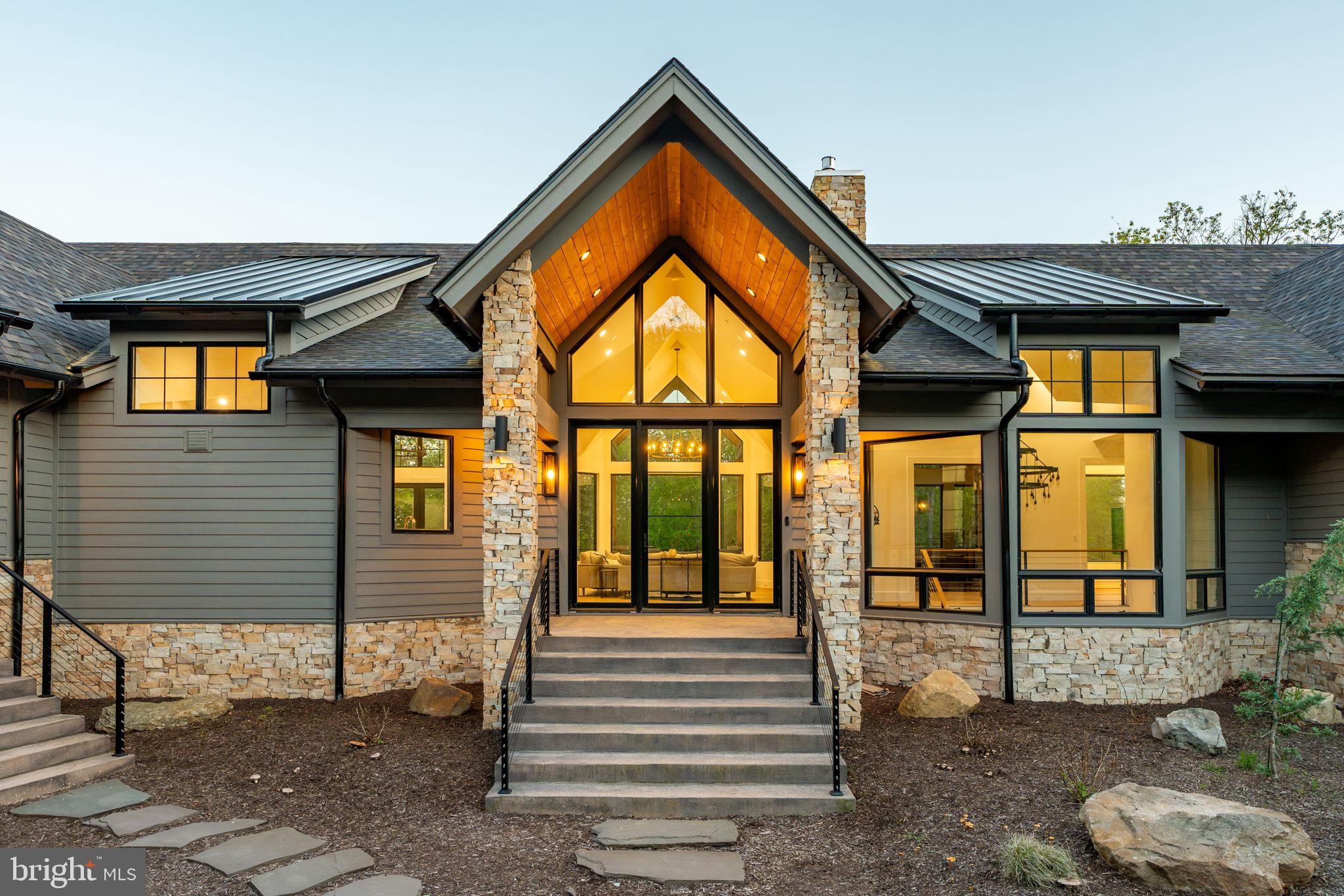 422 MOUNTAINTOP ROAD