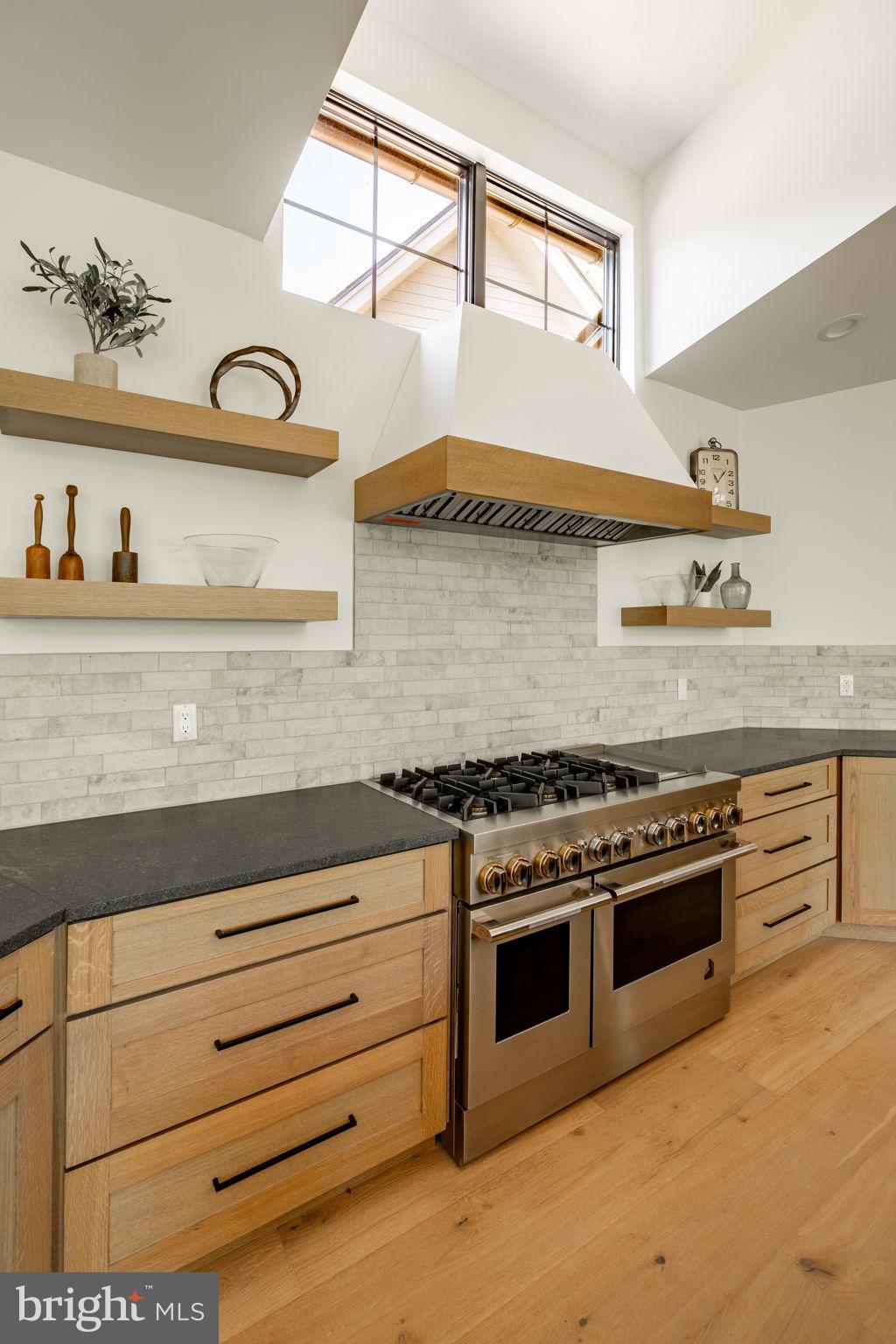 422 MOUNTAINTOP ROAD