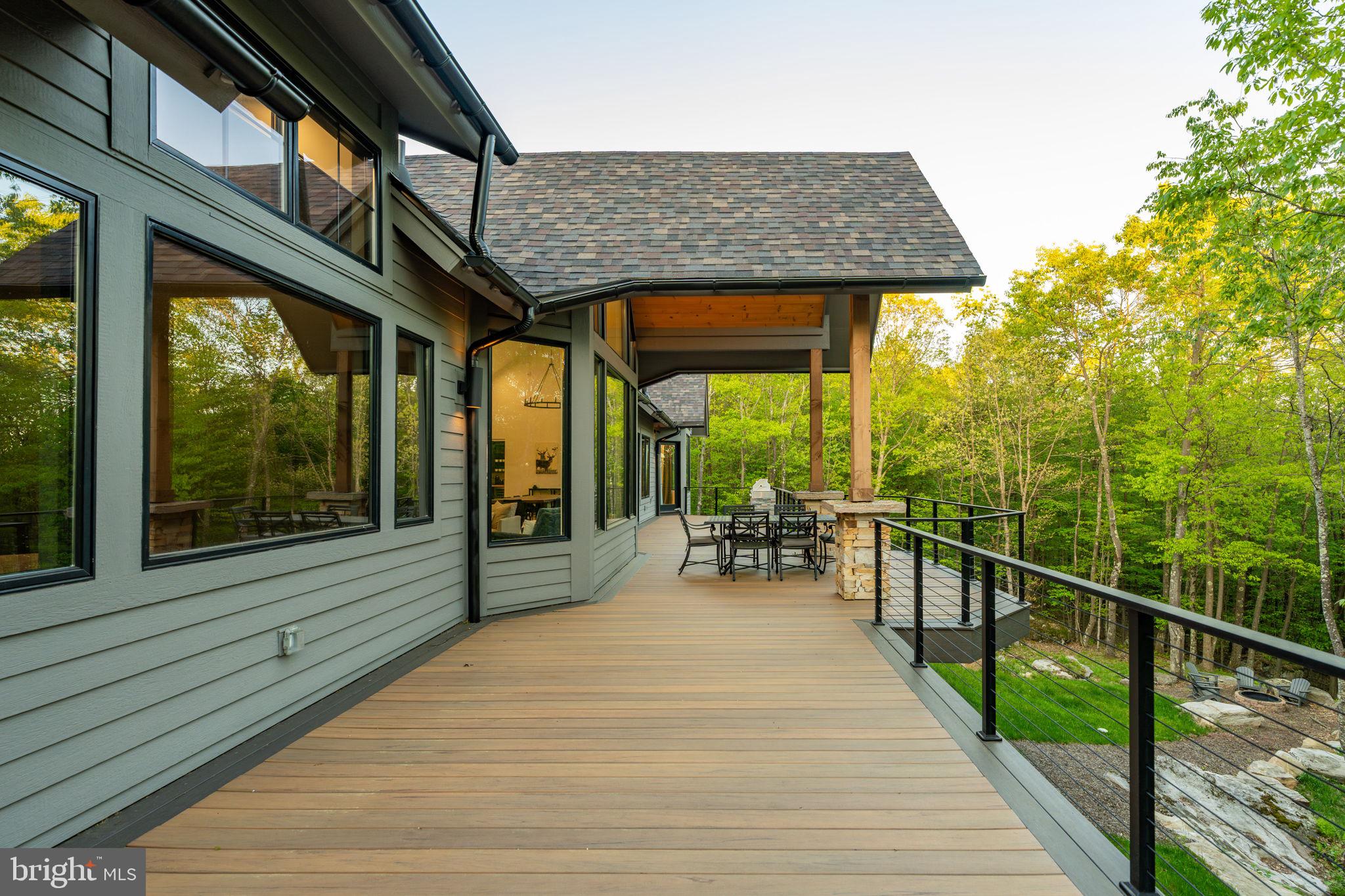 422 MOUNTAINTOP ROAD