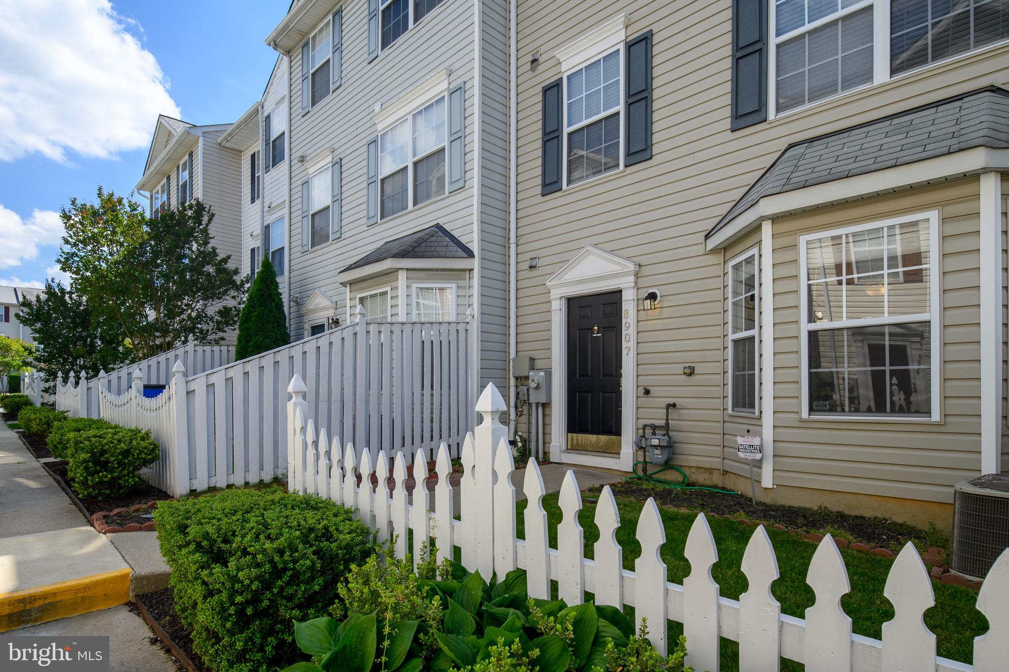 8907 MALLARD COURT