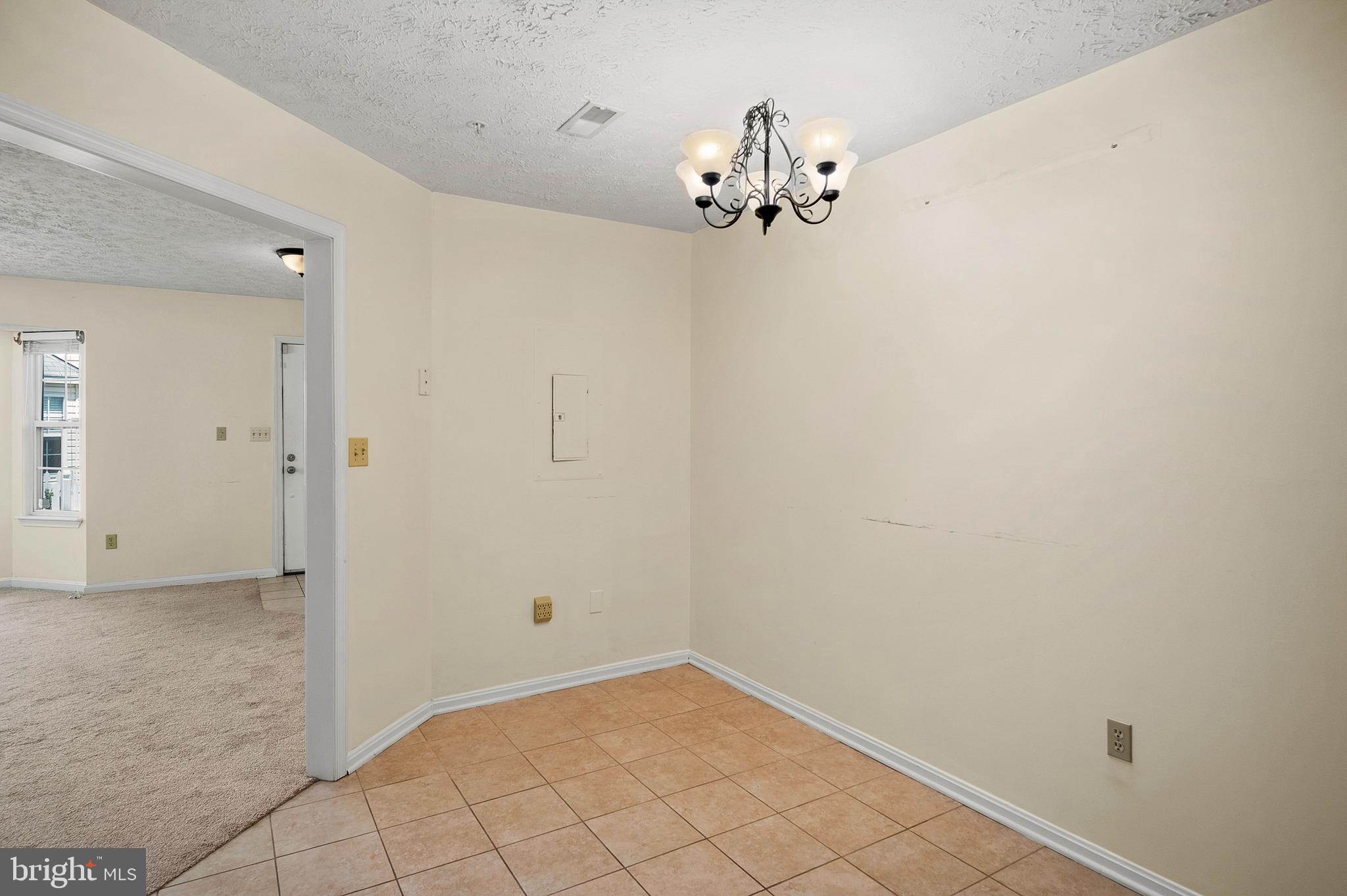 8907 MALLARD COURT