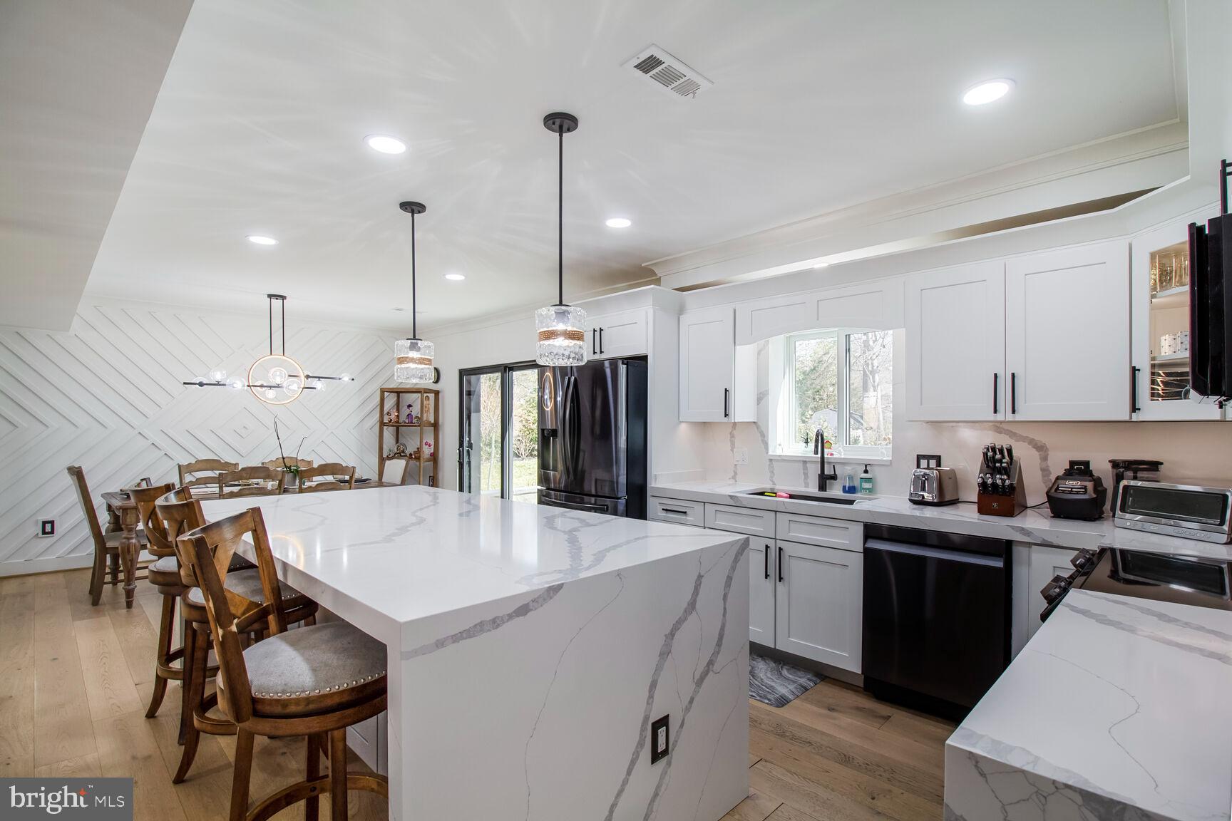 10785 W CRESTVIEW LANE
