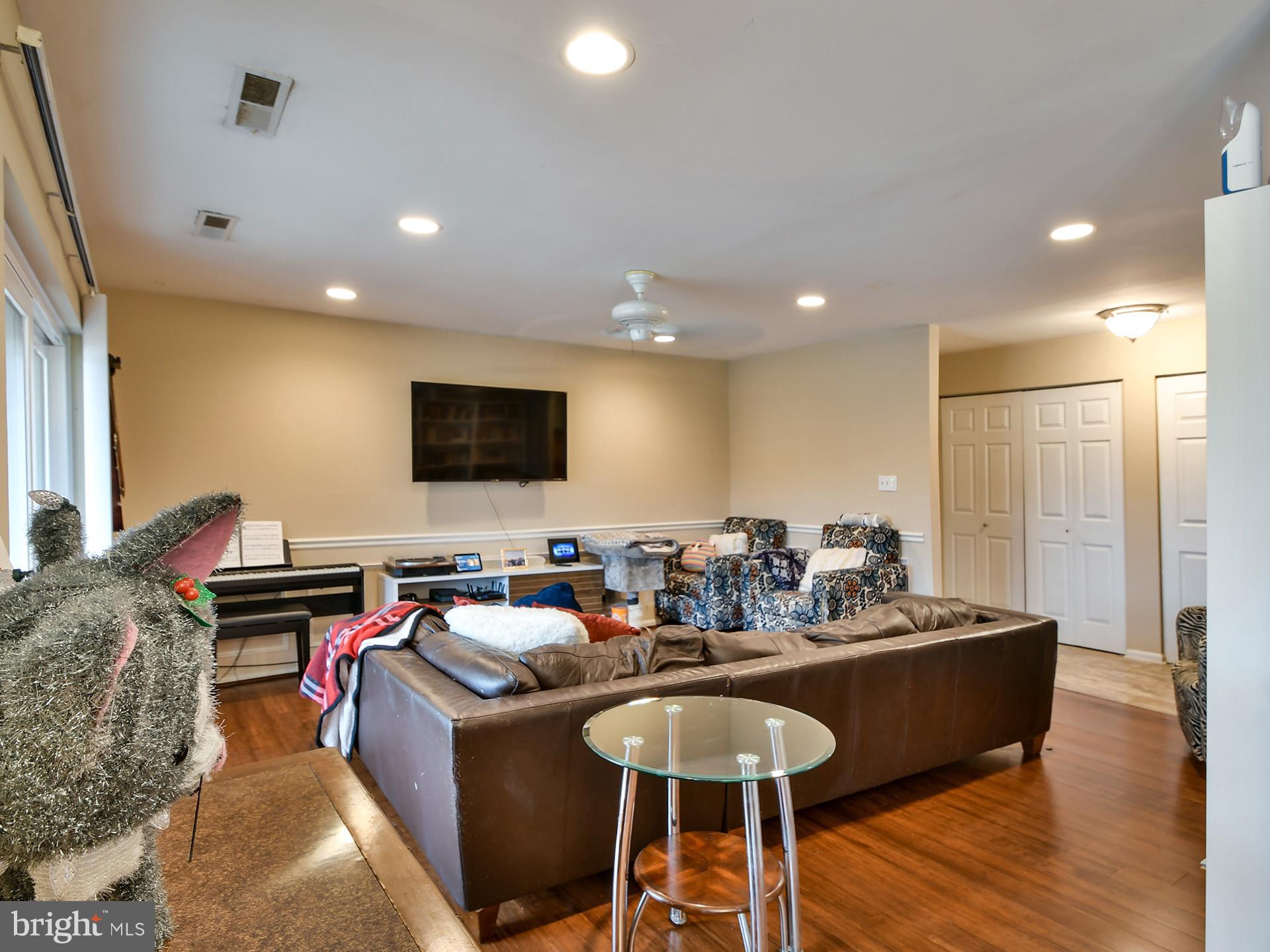850 QUINCE ORCHARD BOULEVARD 201