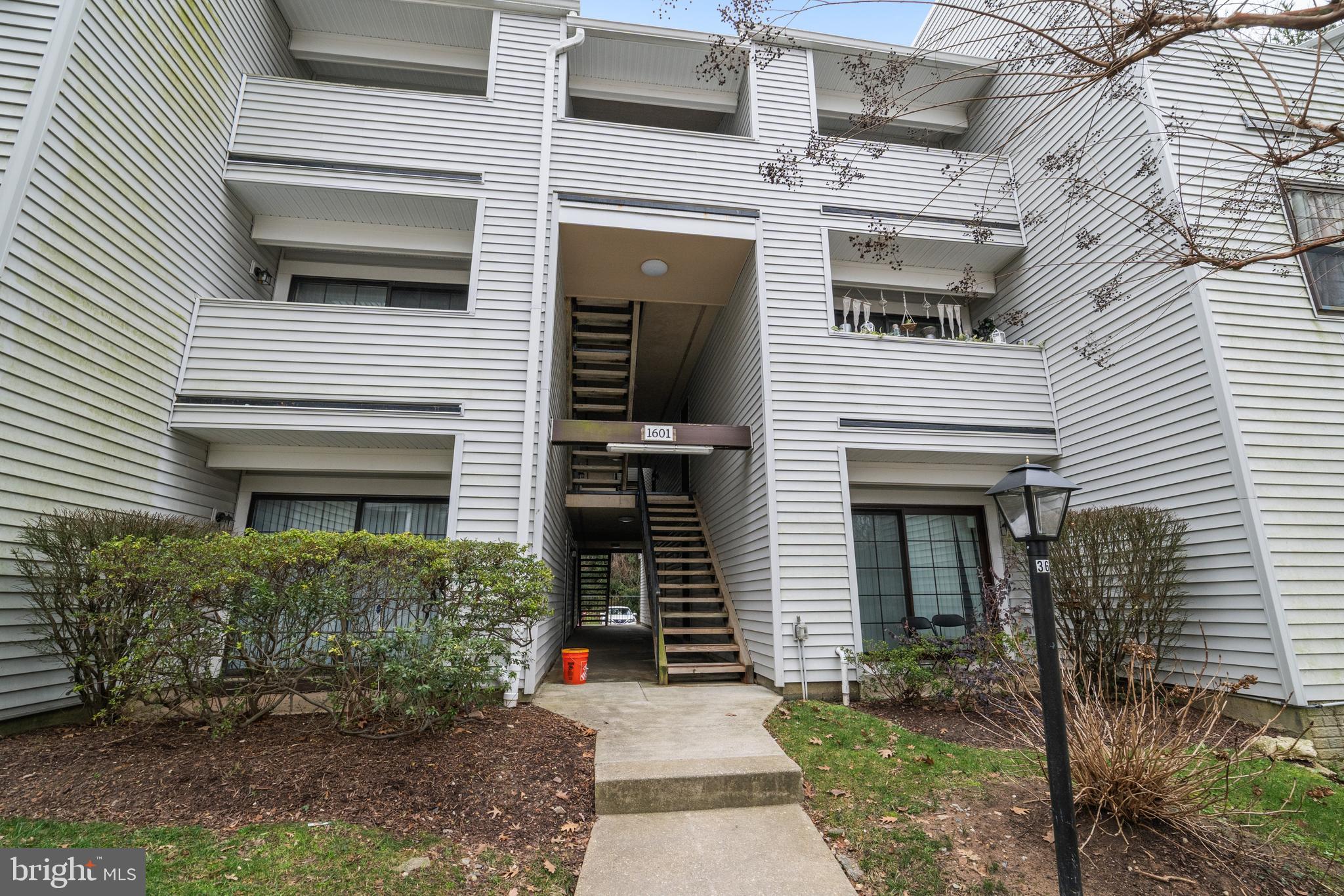 1601 CARRIAGE HOUSE TERRACE H