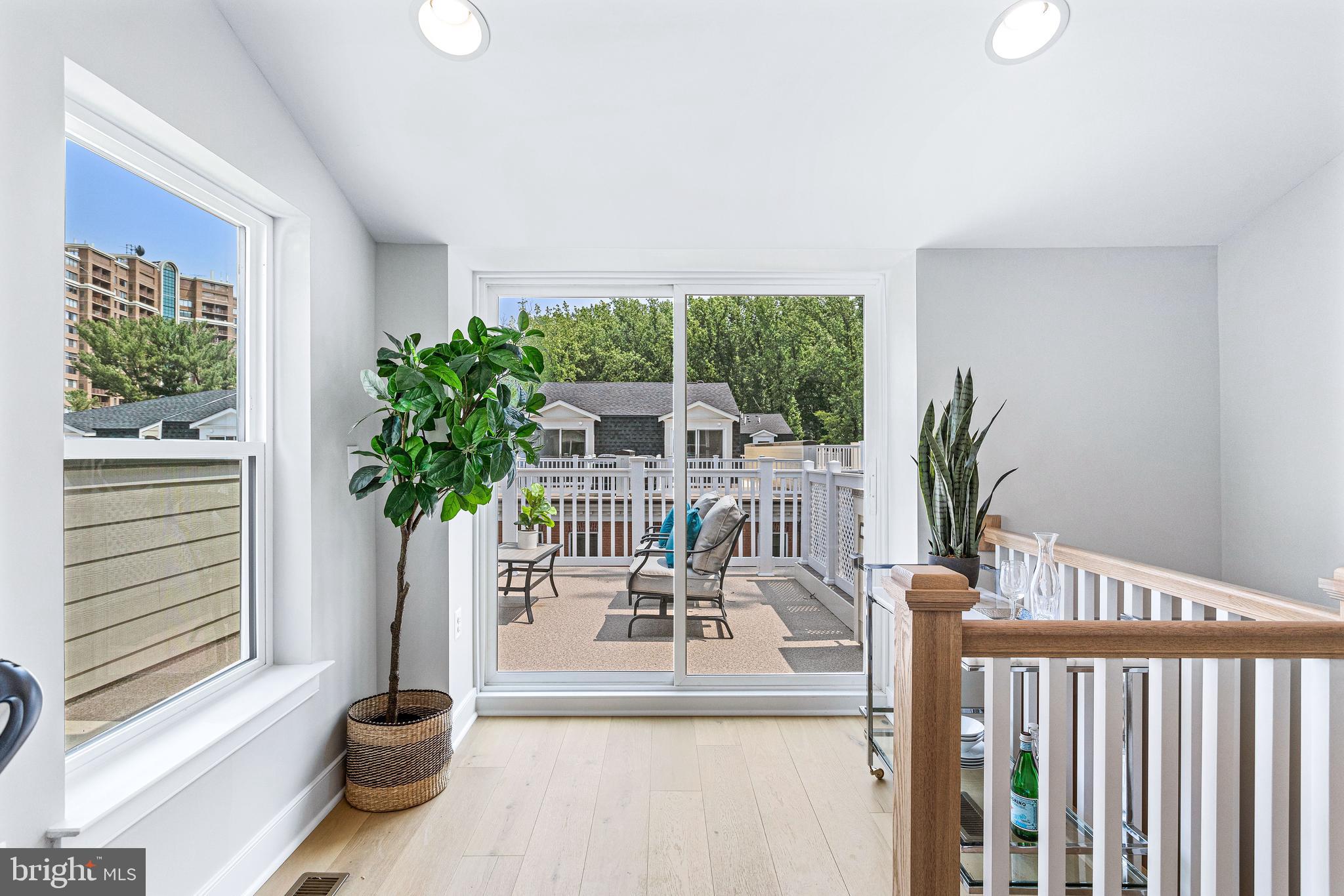 10258 GROSVENOR