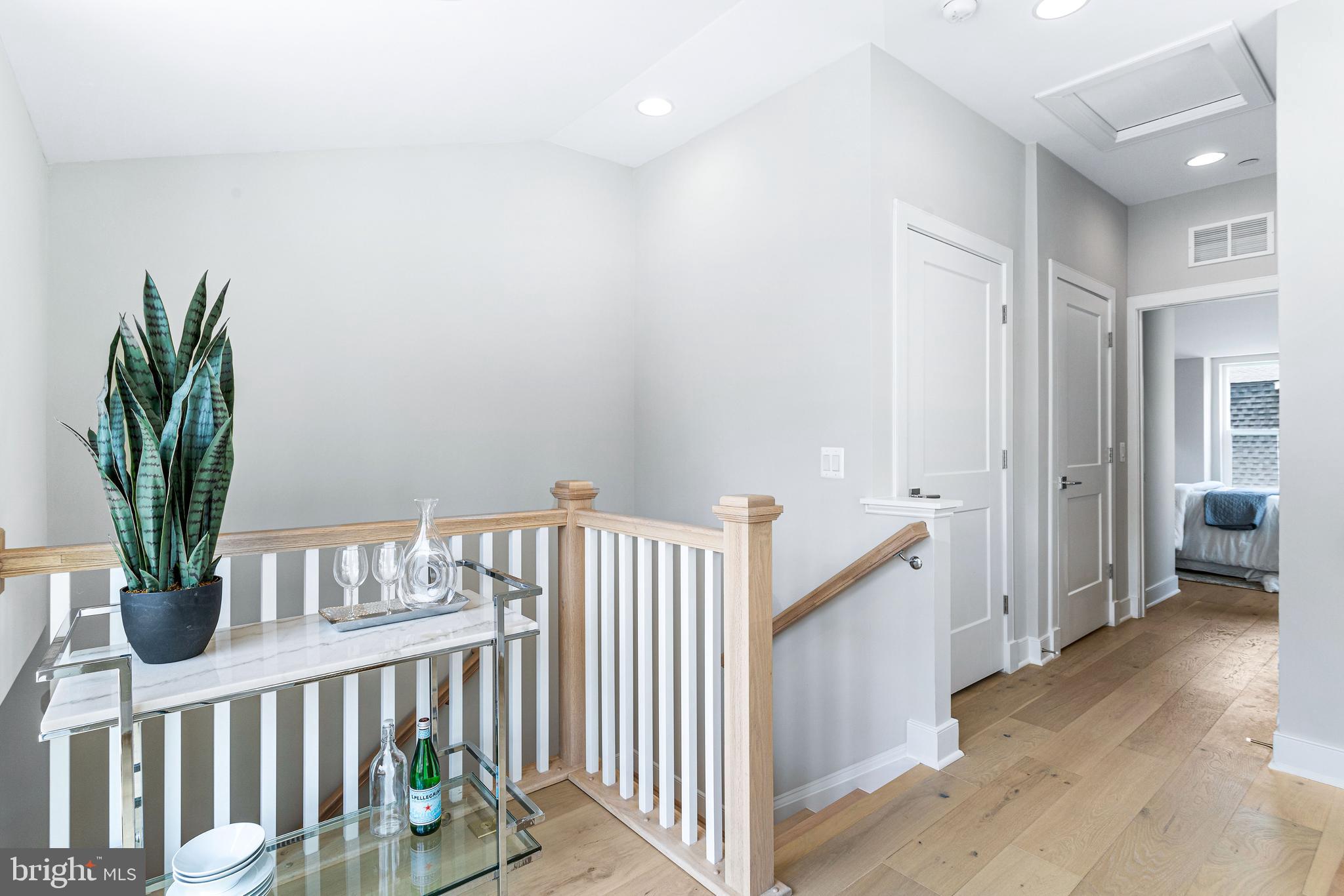 10258 GROSVENOR