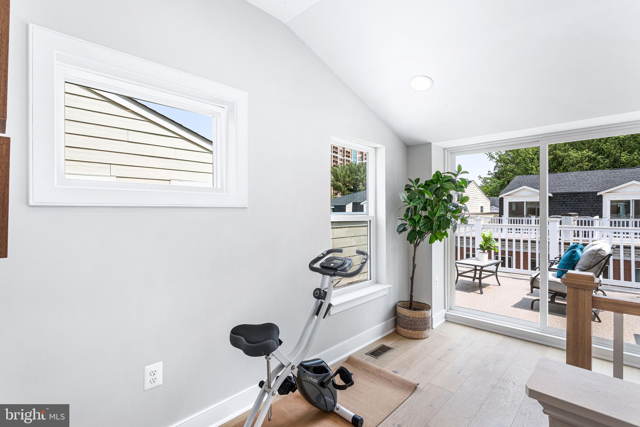 10258 GROSVENOR