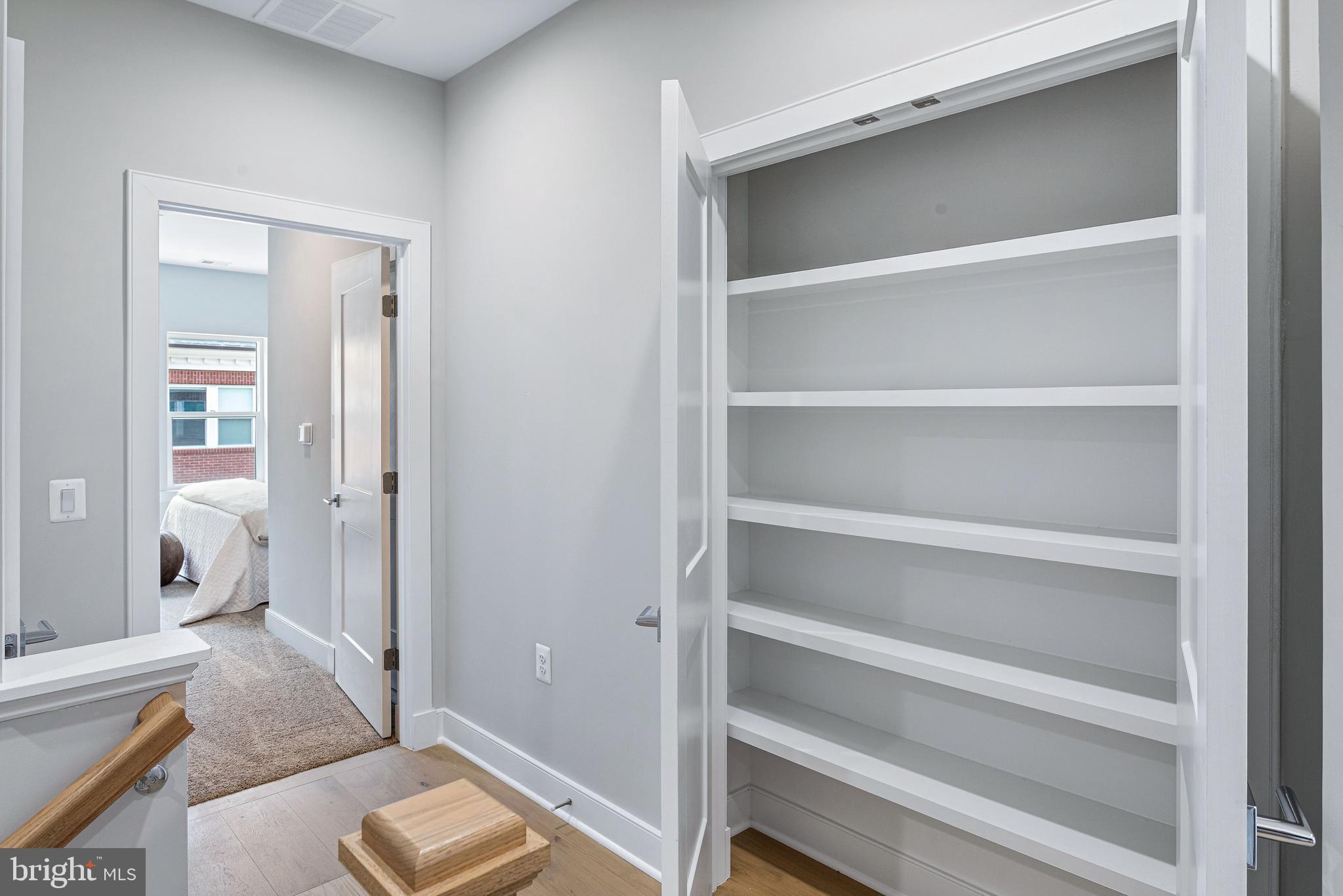 10258 GROSVENOR