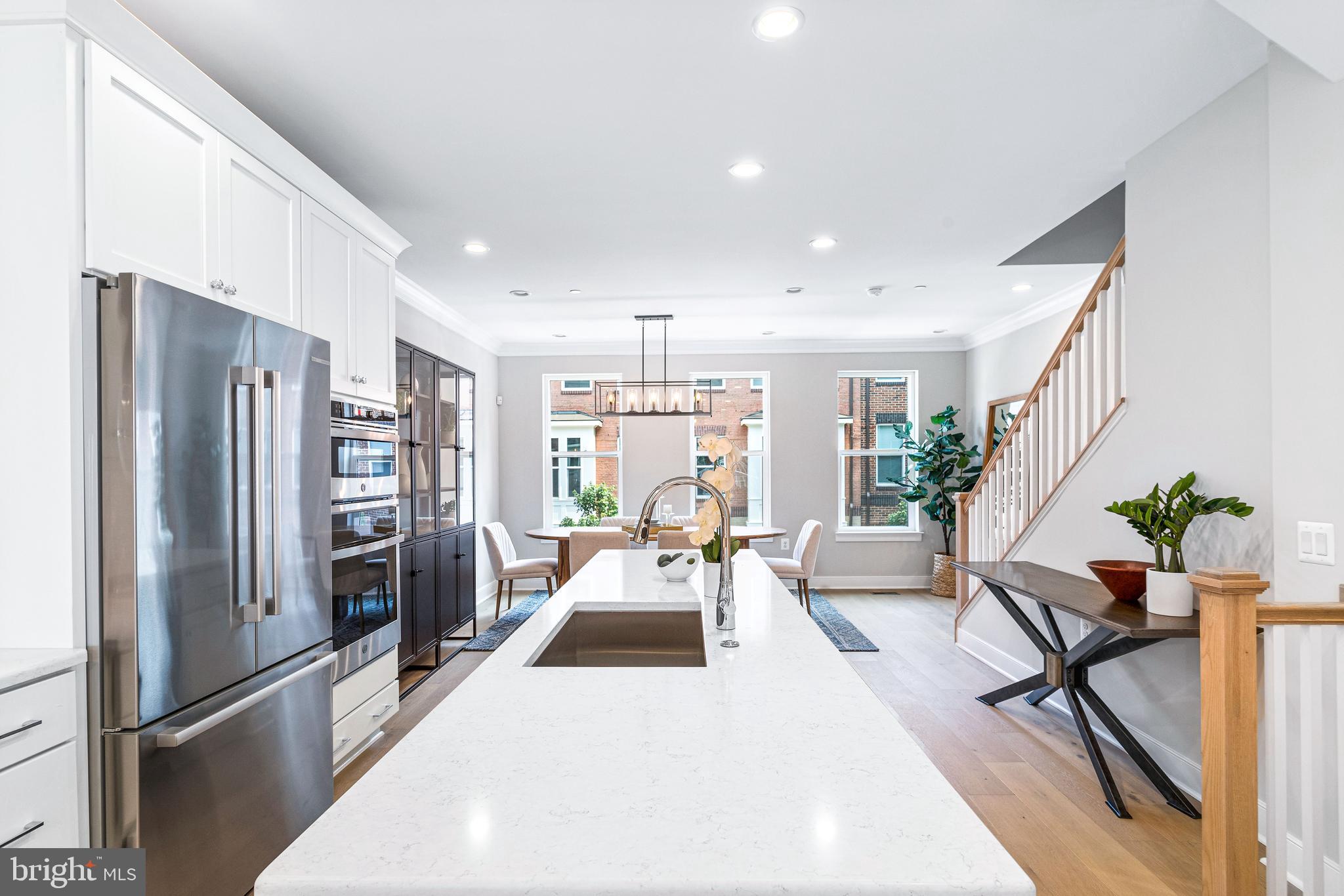 10258 GROSVENOR