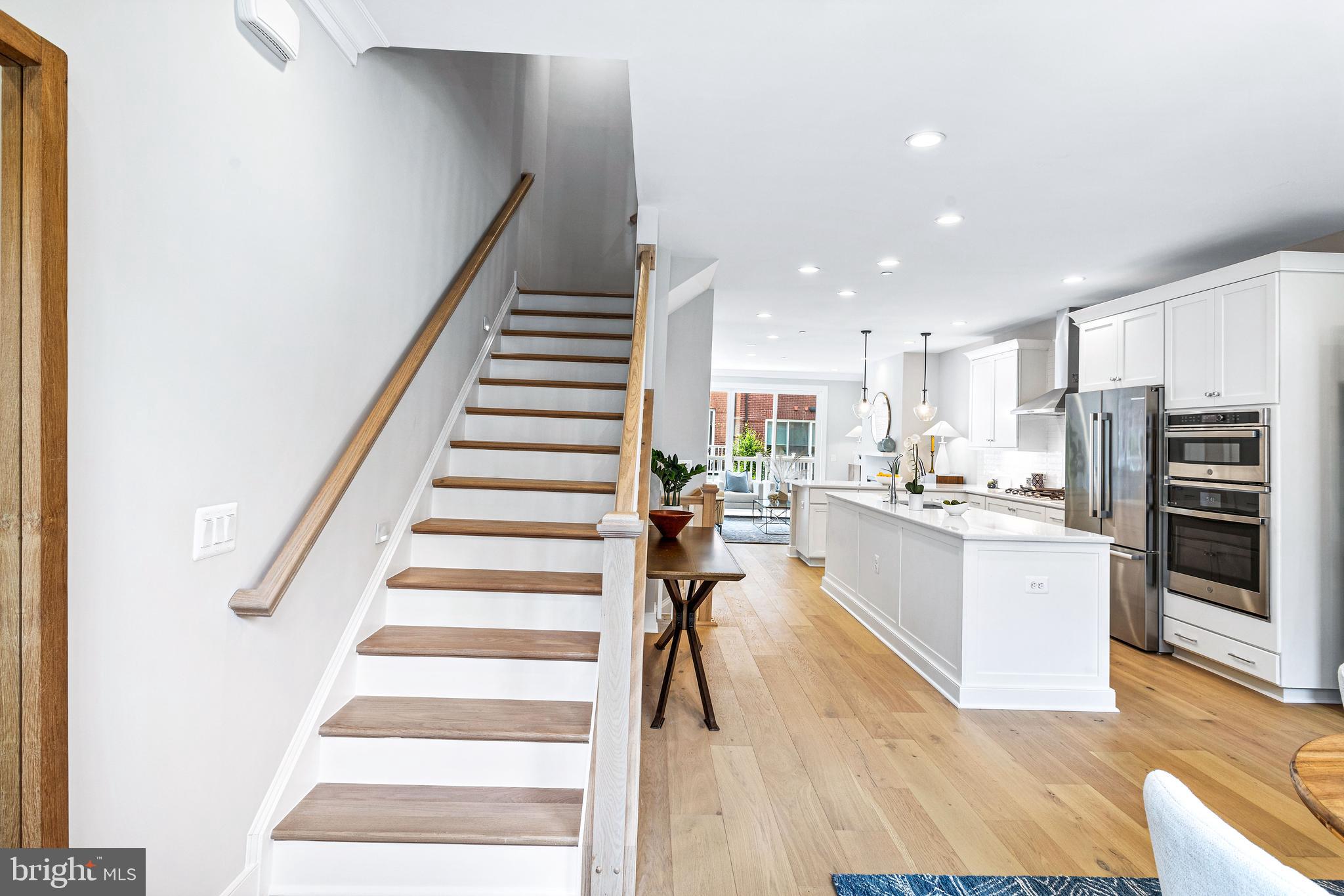 10258 GROSVENOR